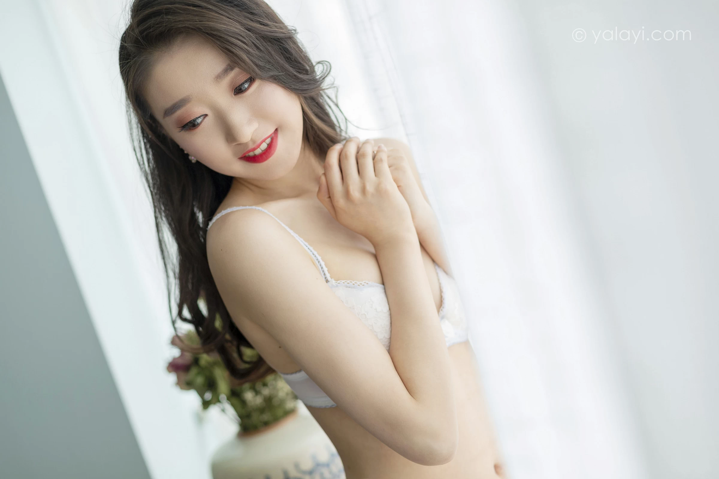 [YALAYI雅拉伊]NO.701 《花容月貌》 心怡 白色蕾丝内衣居家性感私房写真集第14张