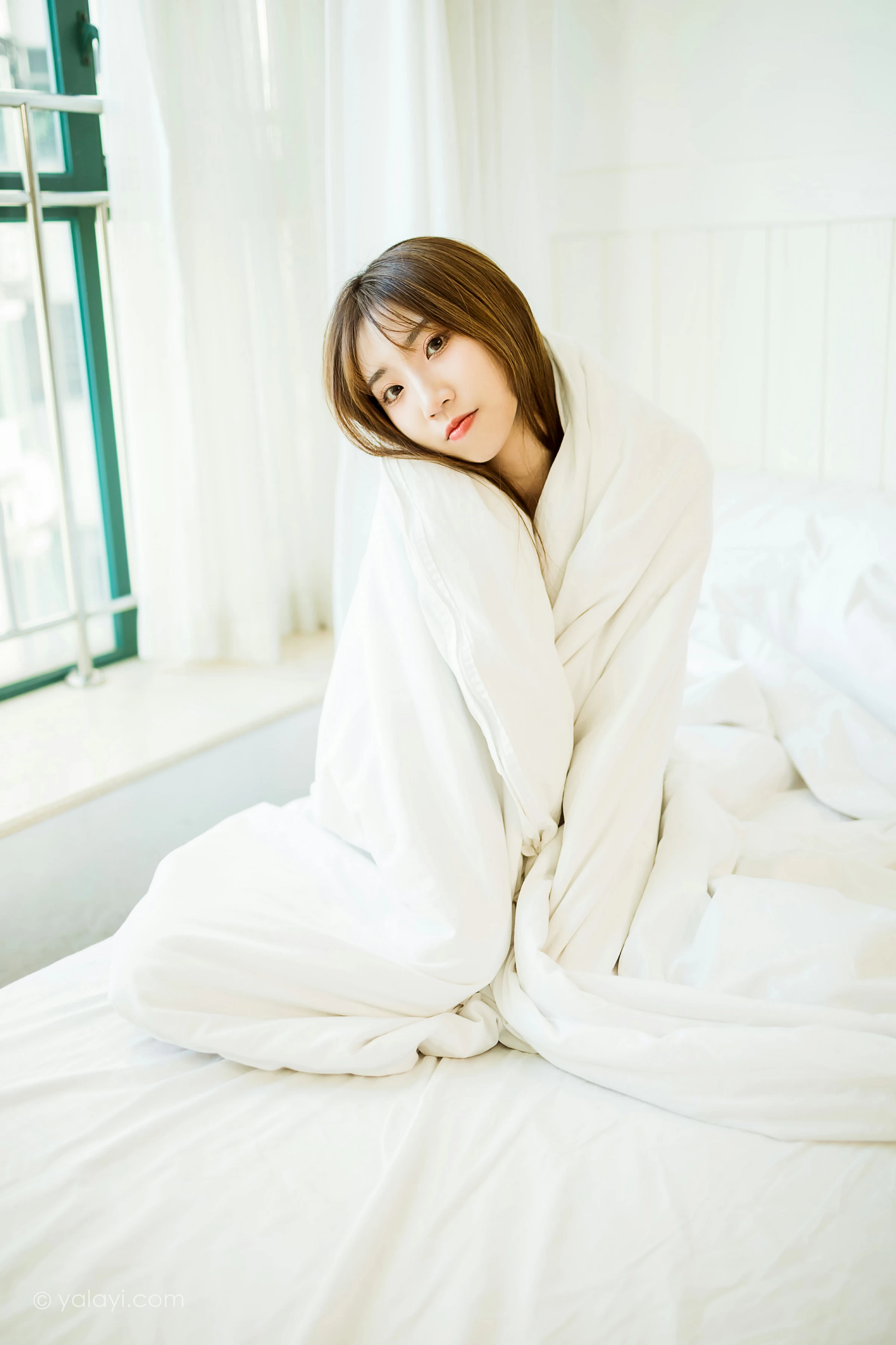 [YALAYI雅拉伊]NO.723 《青涩回忆》 小乔 黄色小背心加白色短裤居家私房写真第11张