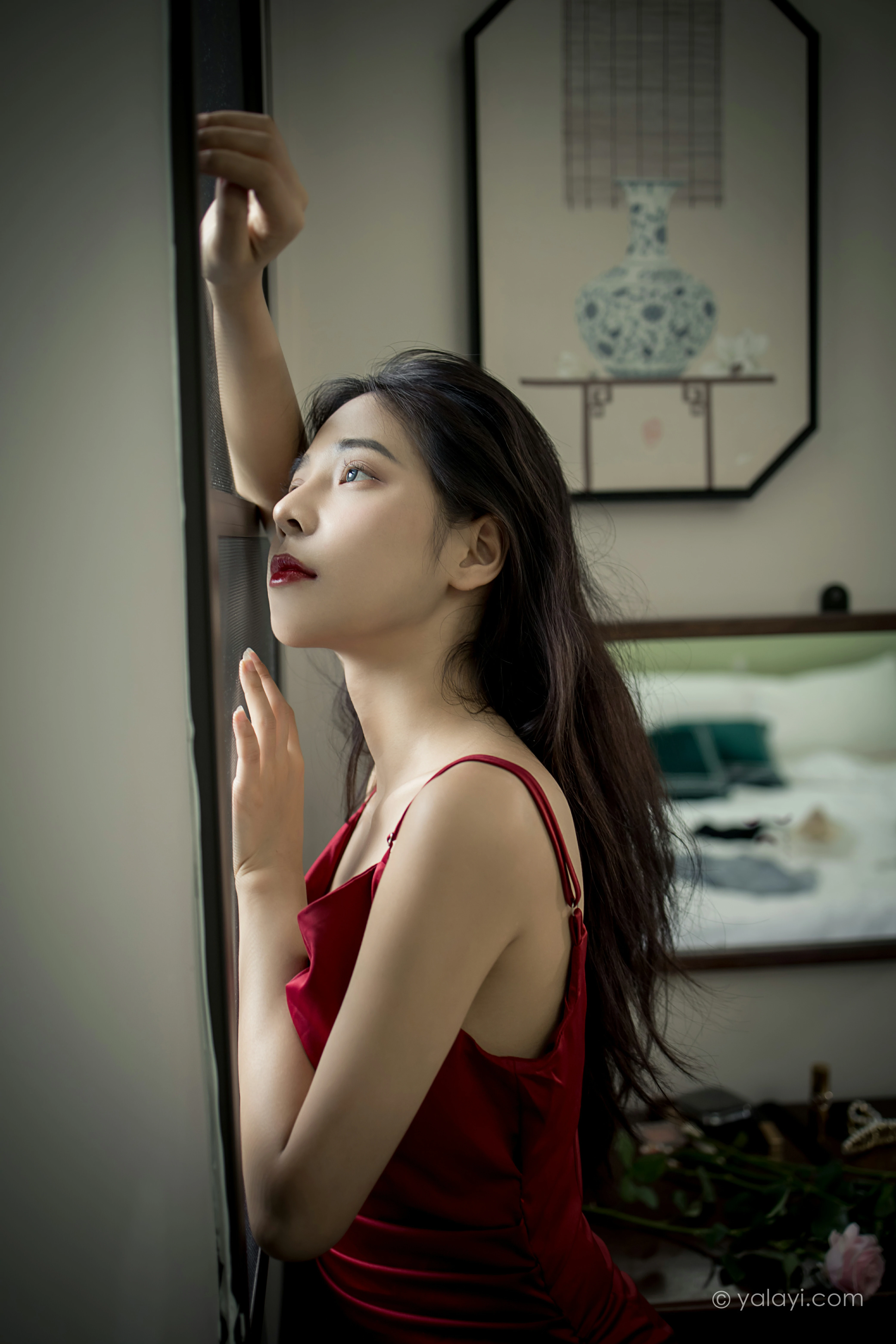 [YALAYI雅拉伊]NO.848 红颜 诗咏 红色吊带连衣裙居家性感写真集第11张