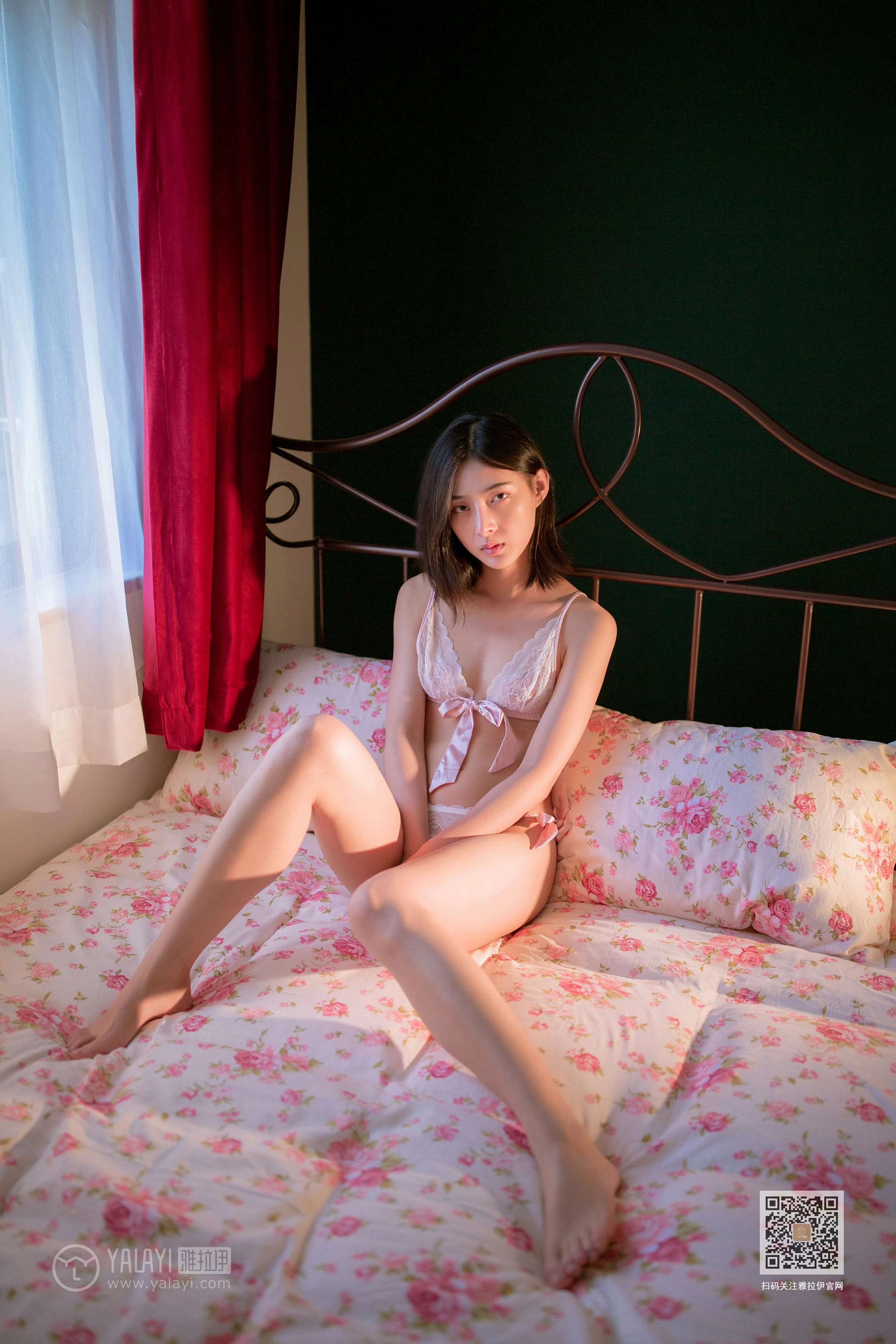 [YALAYI雅拉伊]Vol.447 香闺深处 楚楚 粉色蕾丝情趣内衣性感私房写真集第12张