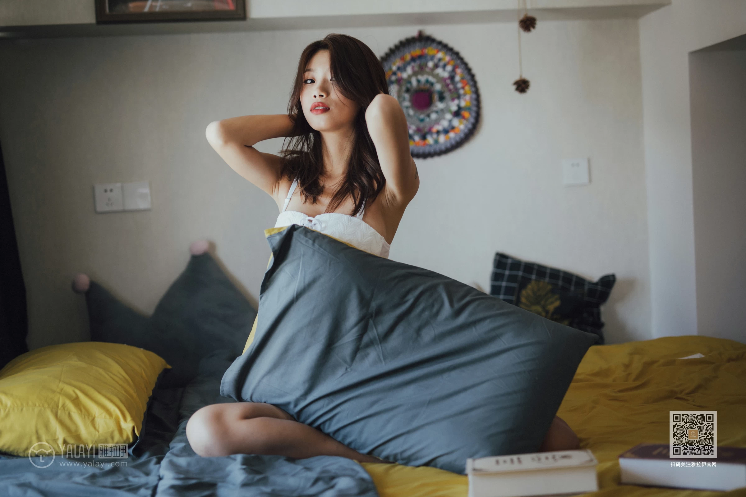 [YALAYI雅拉伊]Vol.448 靡靡之音 静初 白色蕾丝内衣居家性感私房写真集第4张