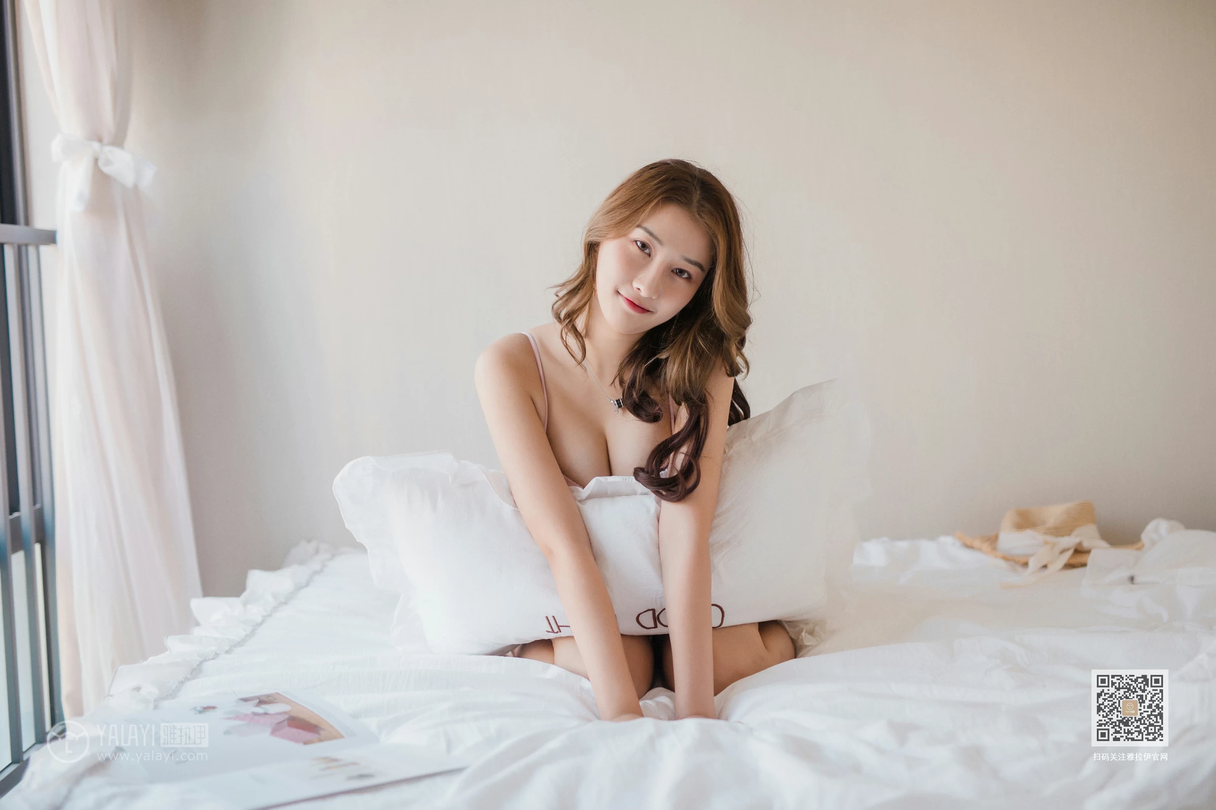 [YALAYI雅拉伊]Vol.475 美人秋波醉 欣茹 粉色性感内衣居家私房写真集第14张