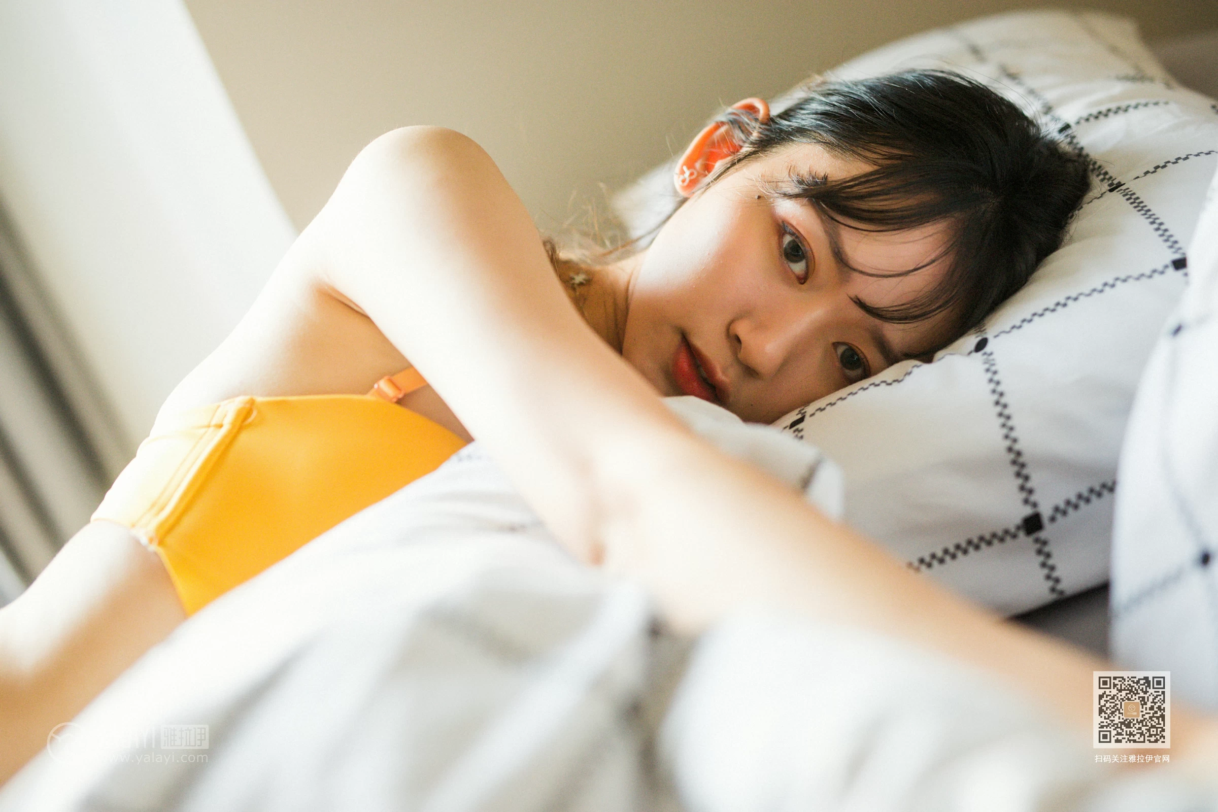 [YALAYI雅拉伊]Vol.511 杏色女孩儿 晓琳 橙色性感内衣居家私房写真集第13张