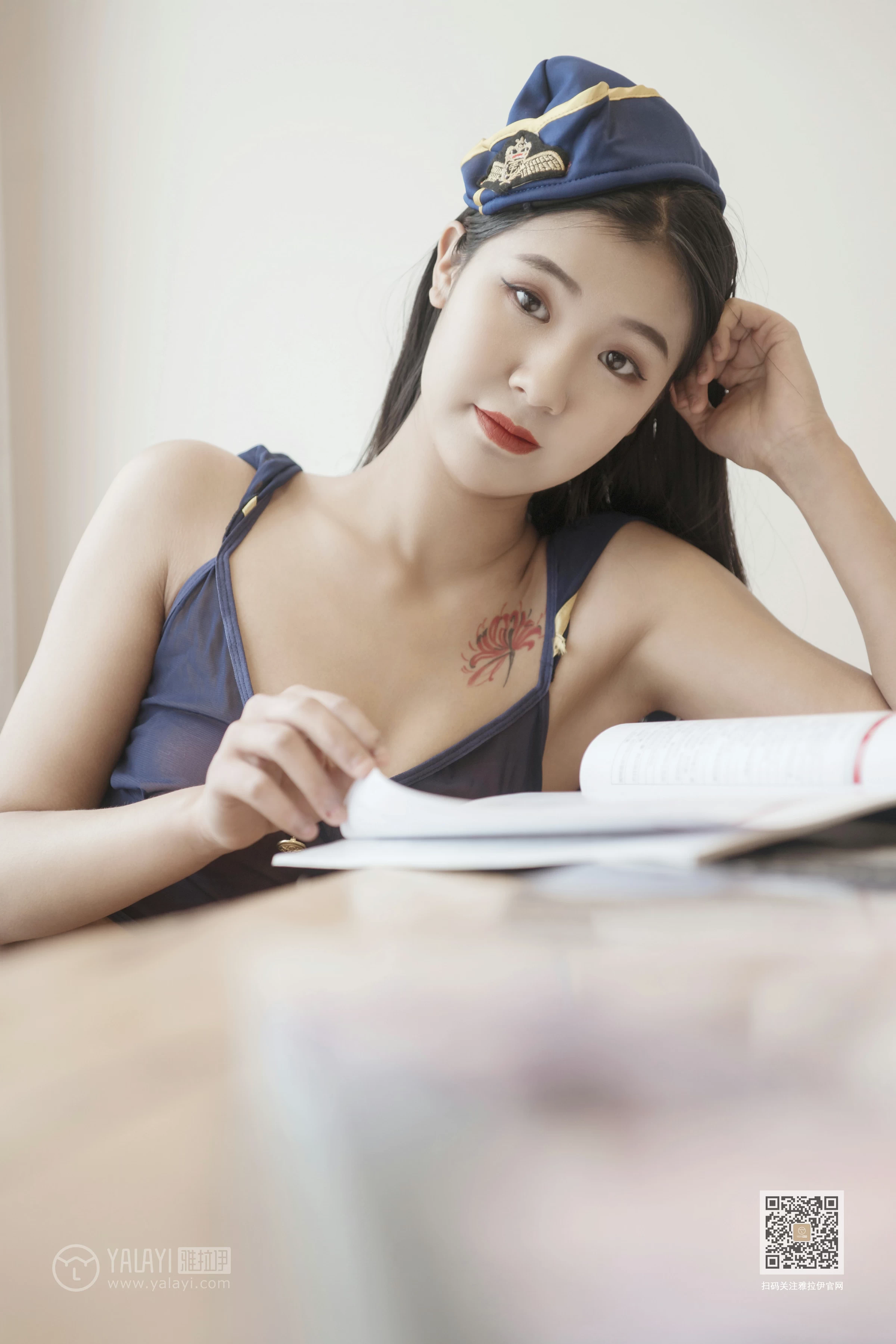 [YALAYI雅拉伊]Vol.516 空姐的另一面 诗诗 透视情趣制服加短裙性感私房写真集第5张