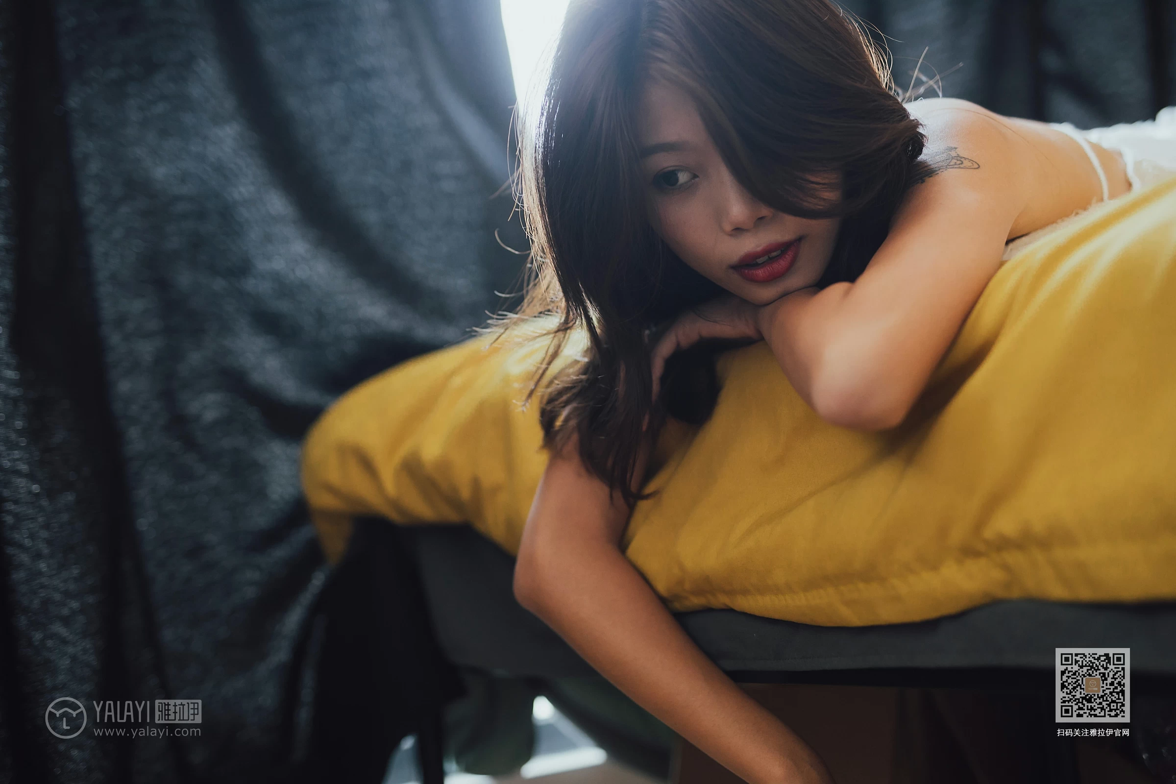 [YALAYI雅拉伊]Vol.523 薄纱雾绕 静初 白色透视吊带睡衣裙性感私房写真集第4张
