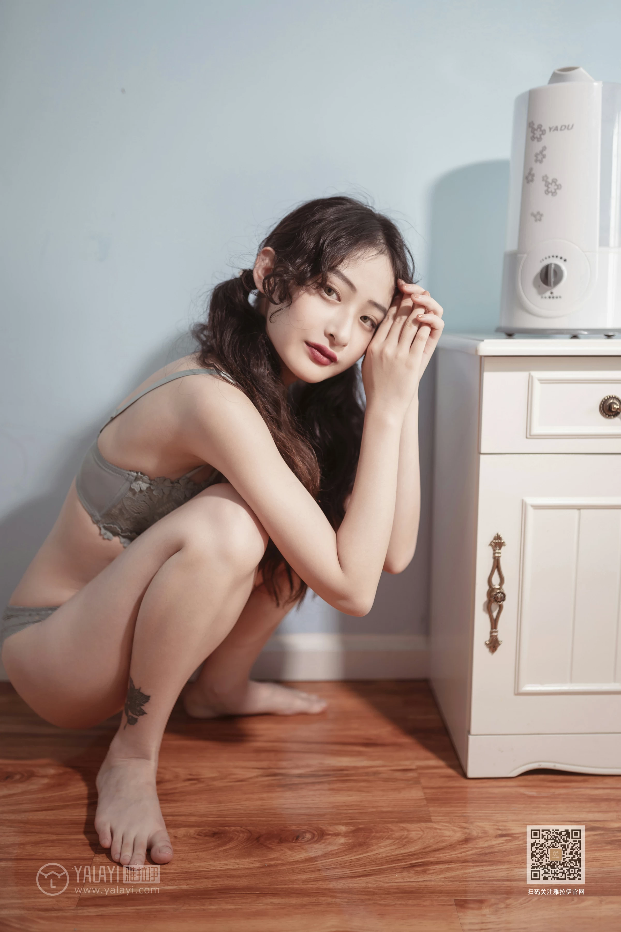 [YALAYI雅拉伊]Vol.547 玉影 西子 灰色蕾丝内衣居家性感私房写真集第6张