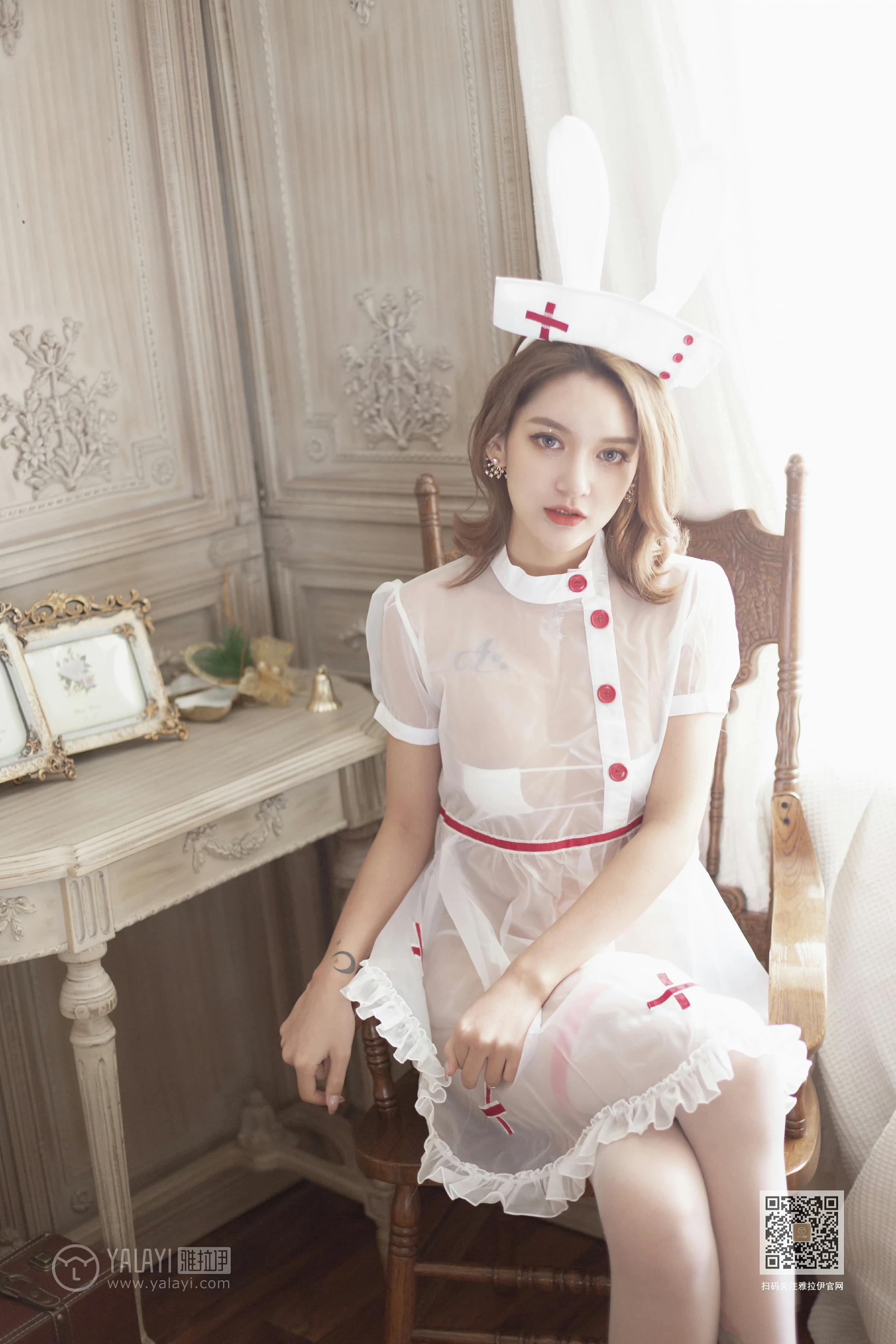 [YALAYI雅拉伊]Vol.556 最美守护者 刘子炀 透视情趣护士制服加白色丝袜美腿玉足性感私房写真集第9张