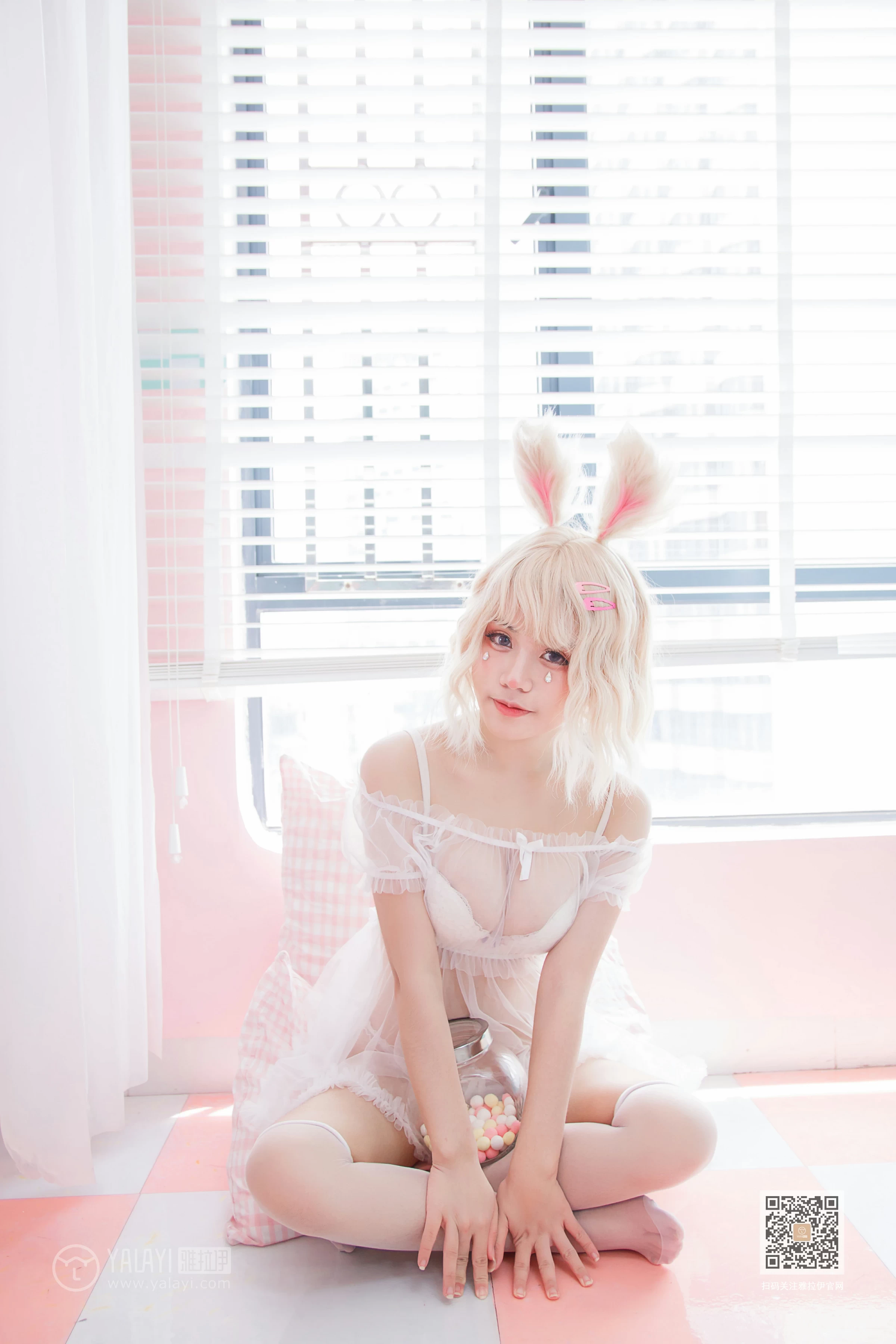 [YALAYI雅拉伊]Vol.557 阿狸的糖果罐 安安 透视情趣制服内衣加白色丝袜美腿玉足性感私房写真集第6张