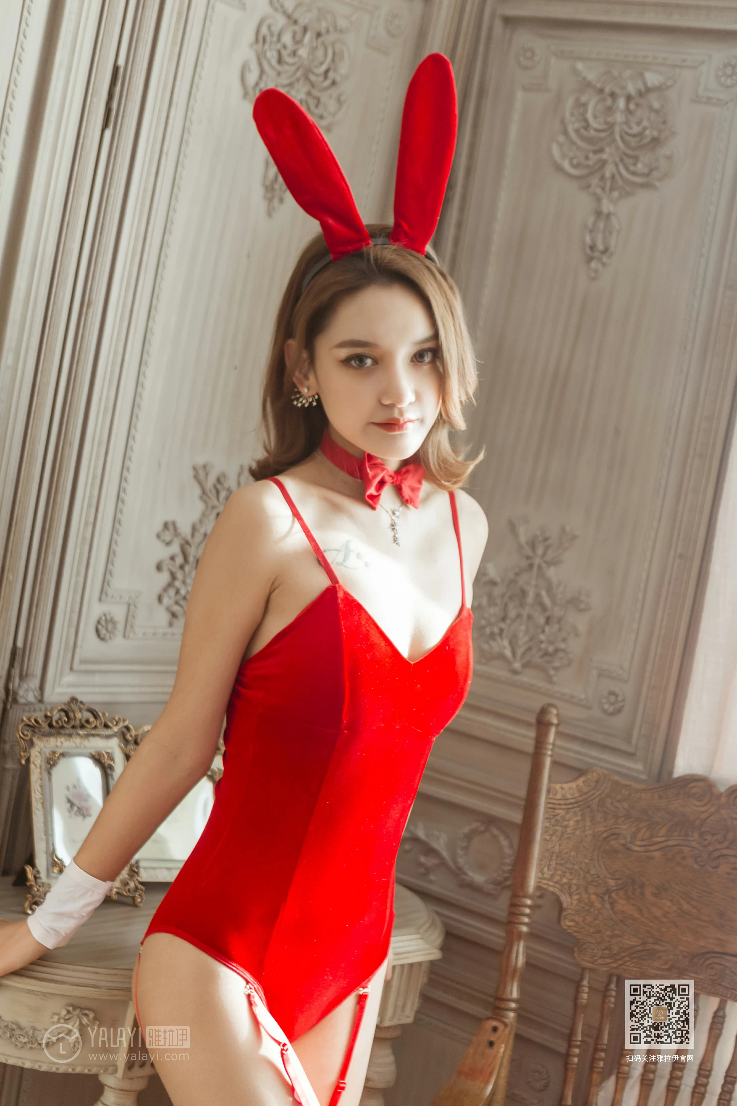 [YALAYI雅拉伊]Vol.565 小红兔 刘子炀 红色情趣制服内衣加红色丝袜美腿性感私房写真集第4张