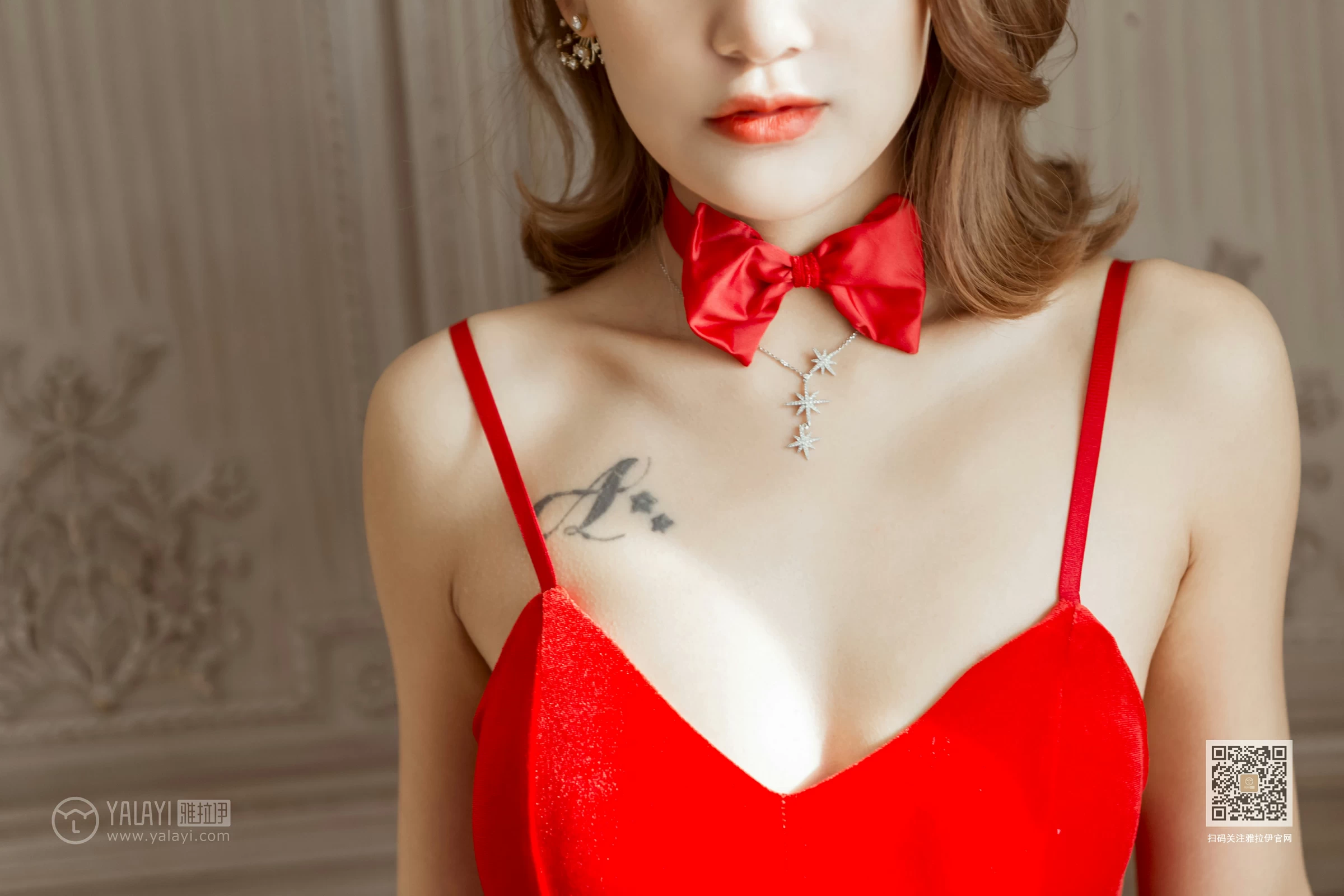 [YALAYI雅拉伊]Vol.565 小红兔 刘子炀 红色情趣制服内衣加红色丝袜美腿性感私房写真集第4张