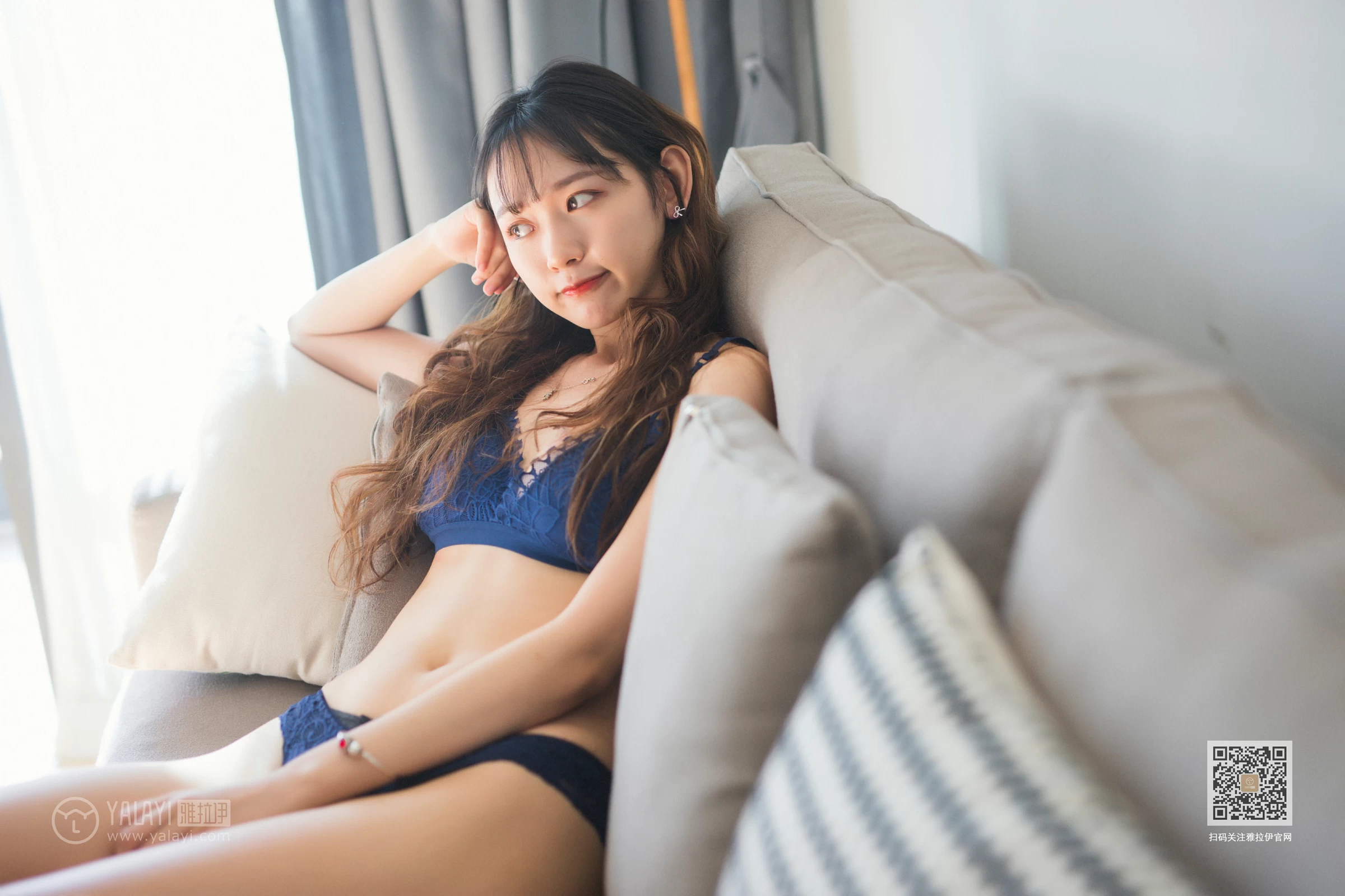 [YALAYI雅拉伊]Vol.568 想见你 晓琳 蓝色蕾丝内衣性感私房写真集第2张