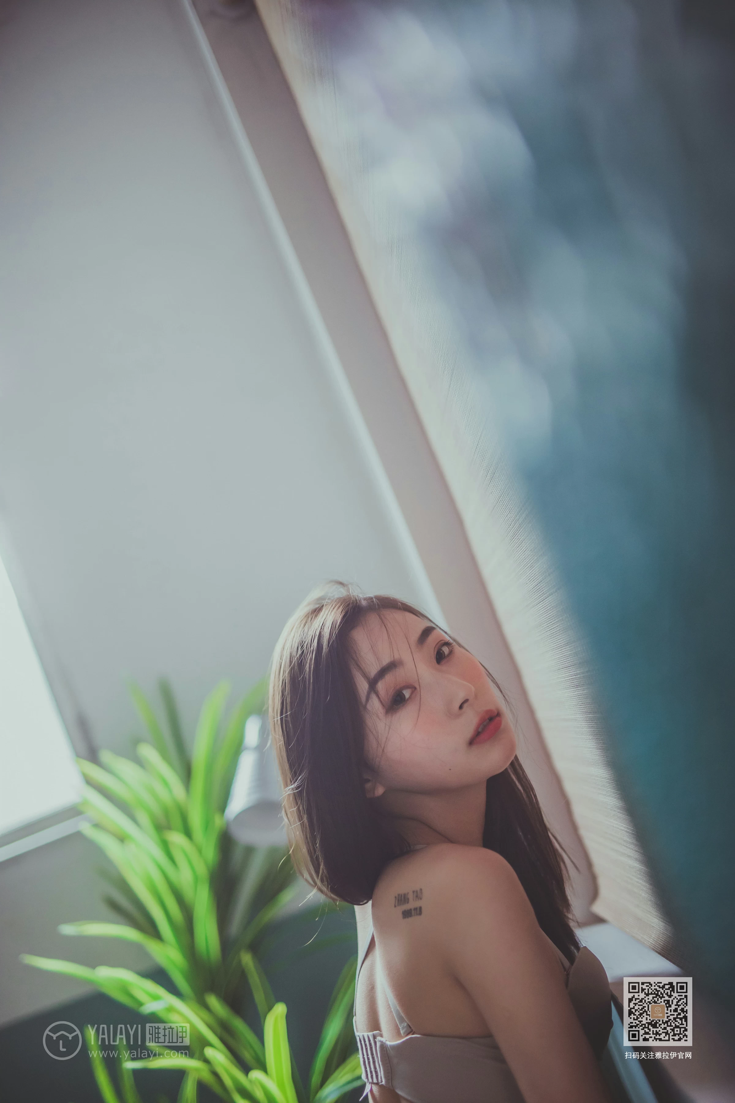 [YALAYI雅拉伊]NO.626 《满眼是你》 海棠 米色性感内衣居家私房写真集第8张