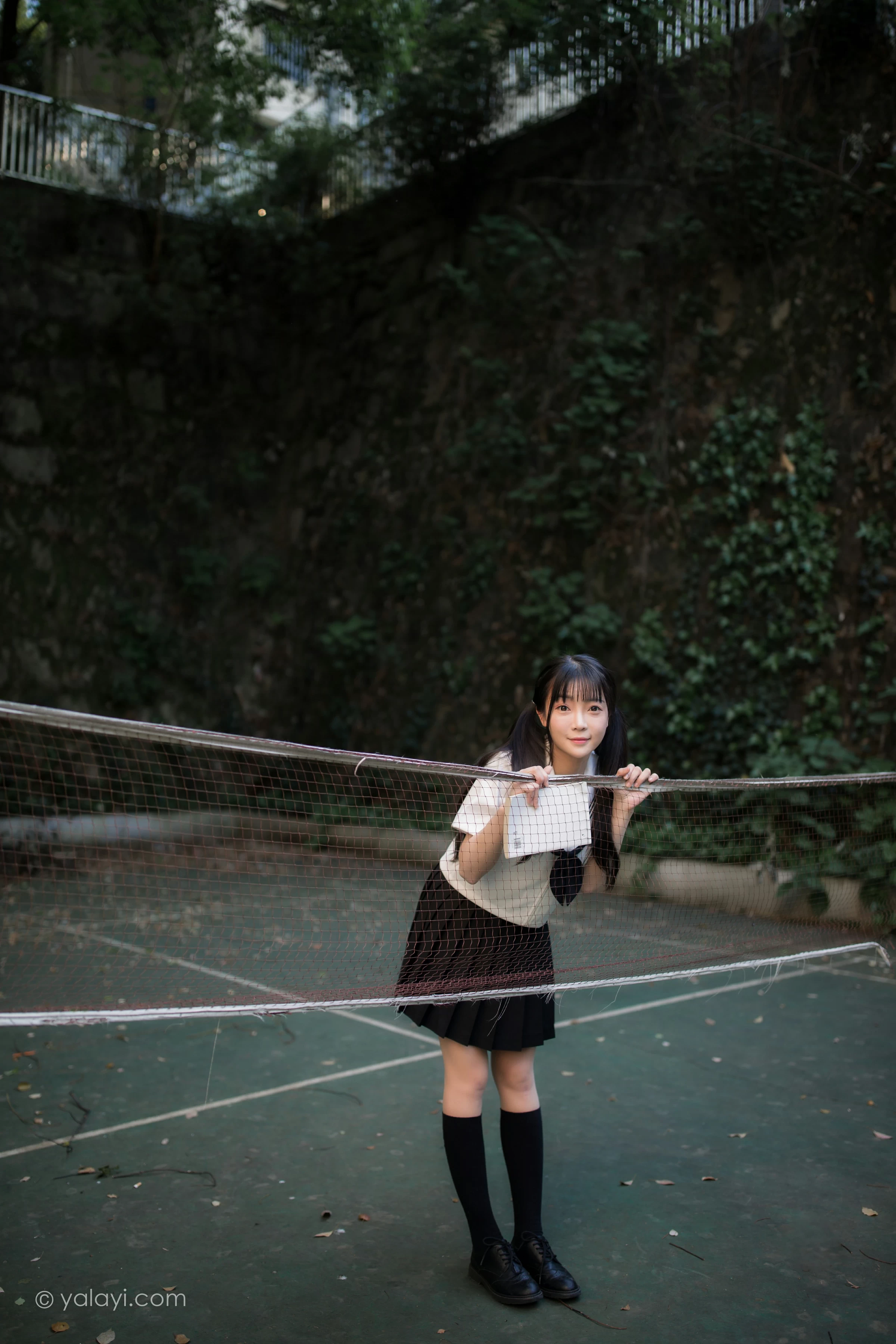 [YALAYI雅拉伊]NO.671 《放学一起走》 妙妙 JK水手制服与短裙加黑丝美腿写真第5张