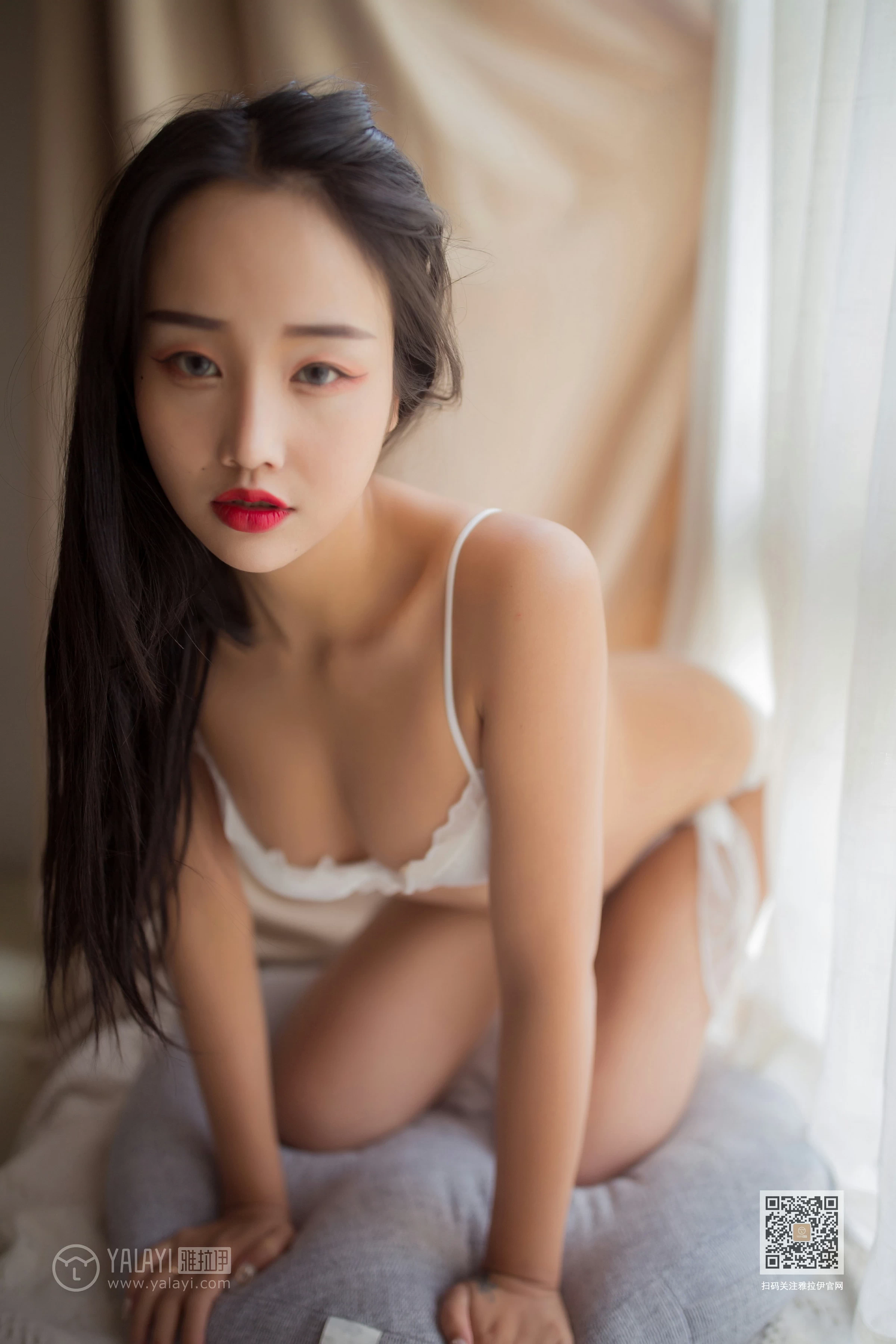 [YALAYI雅拉伊]NO.649 《曲线美代言人》 优优 白色蕾丝内衣性感私房写真集第3张