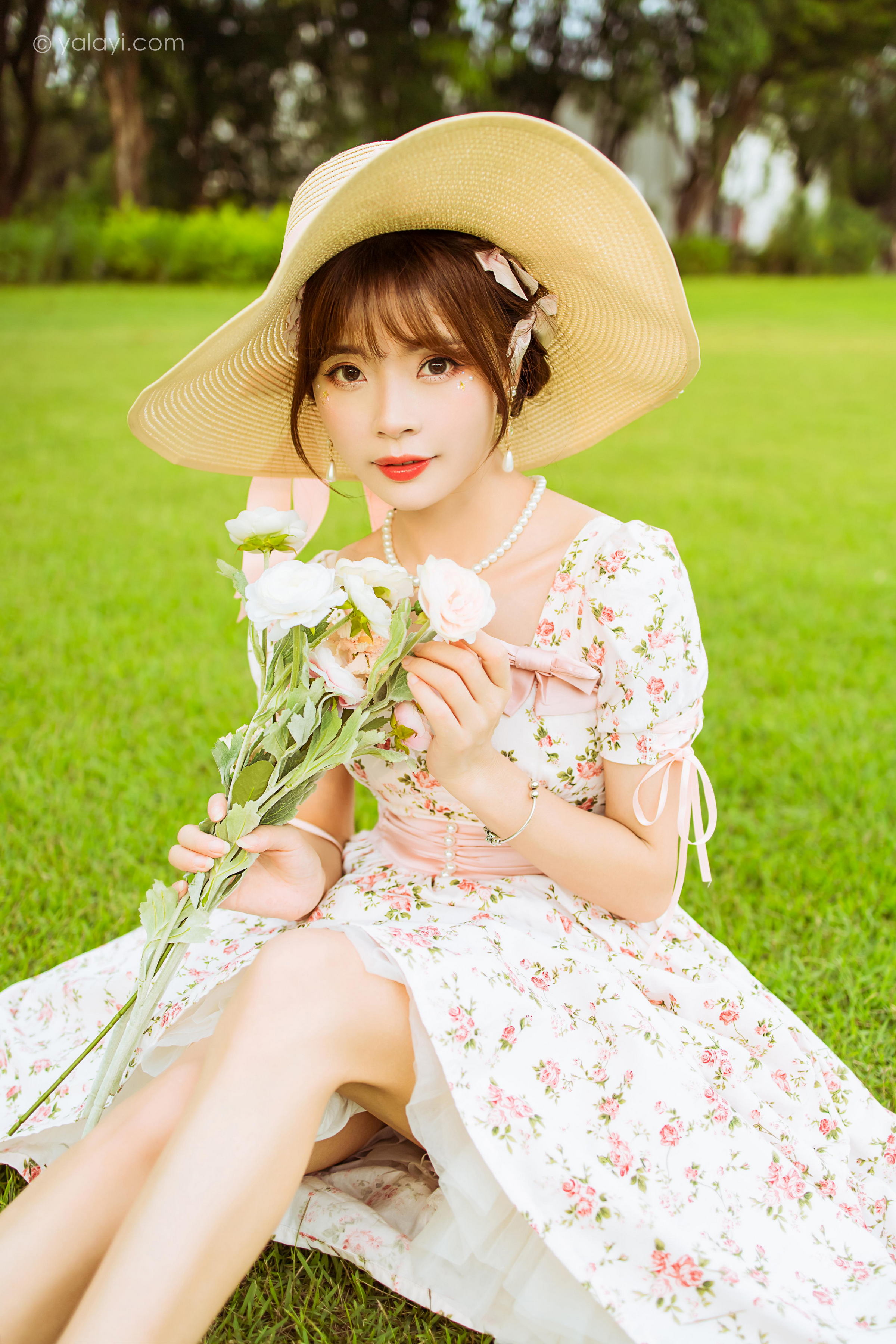 [YALAYI雅拉伊]2022.09.15 告白 程小蝶 白色复古连衣裙加白色绵袜清纯写真集第6张