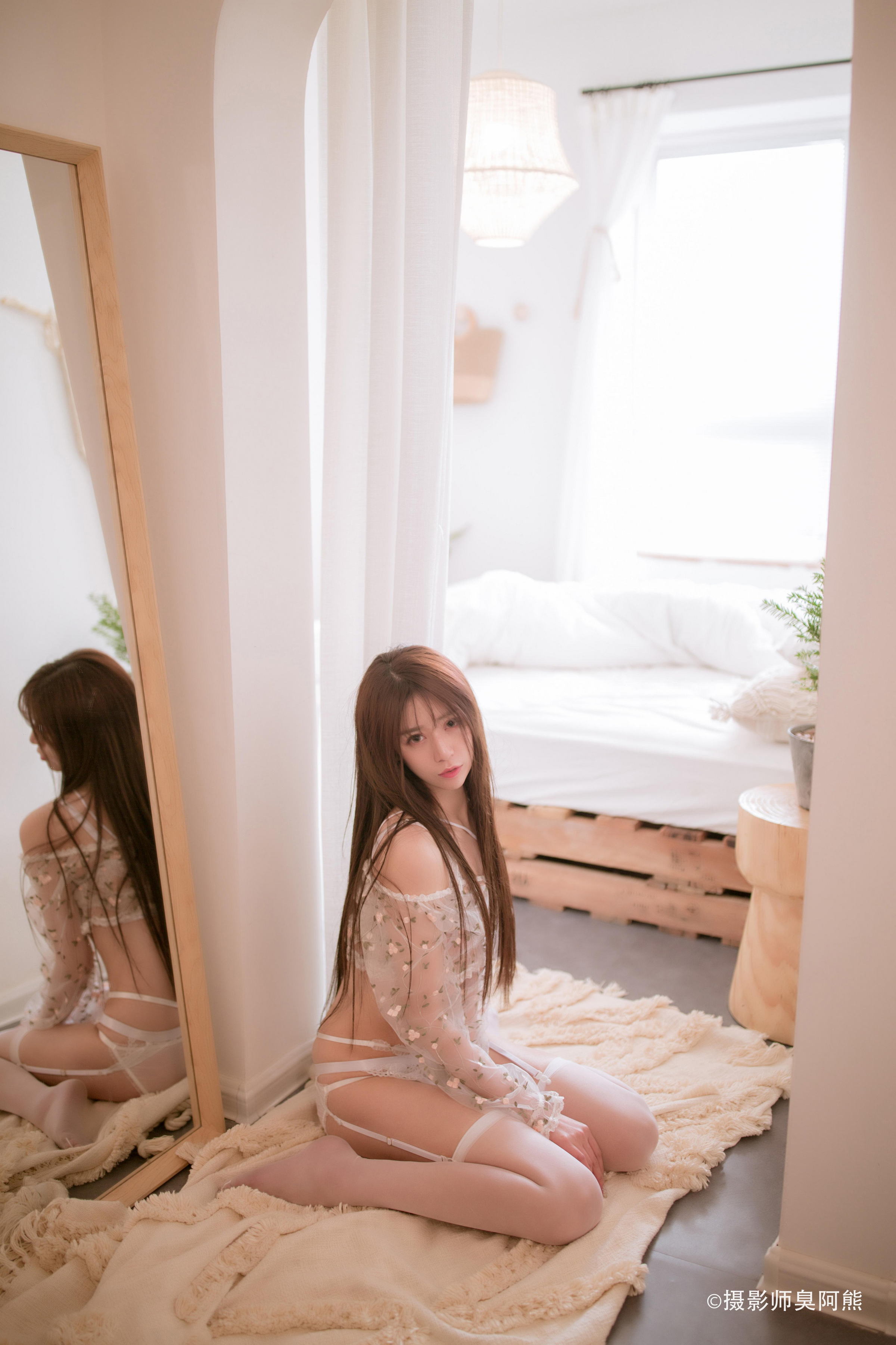 [YALAYI雅拉伊]2022.02.24 三生三世 三儿 吊带小背心与白色透视情趣内衣加丝袜美腿性感私房写真集第7张