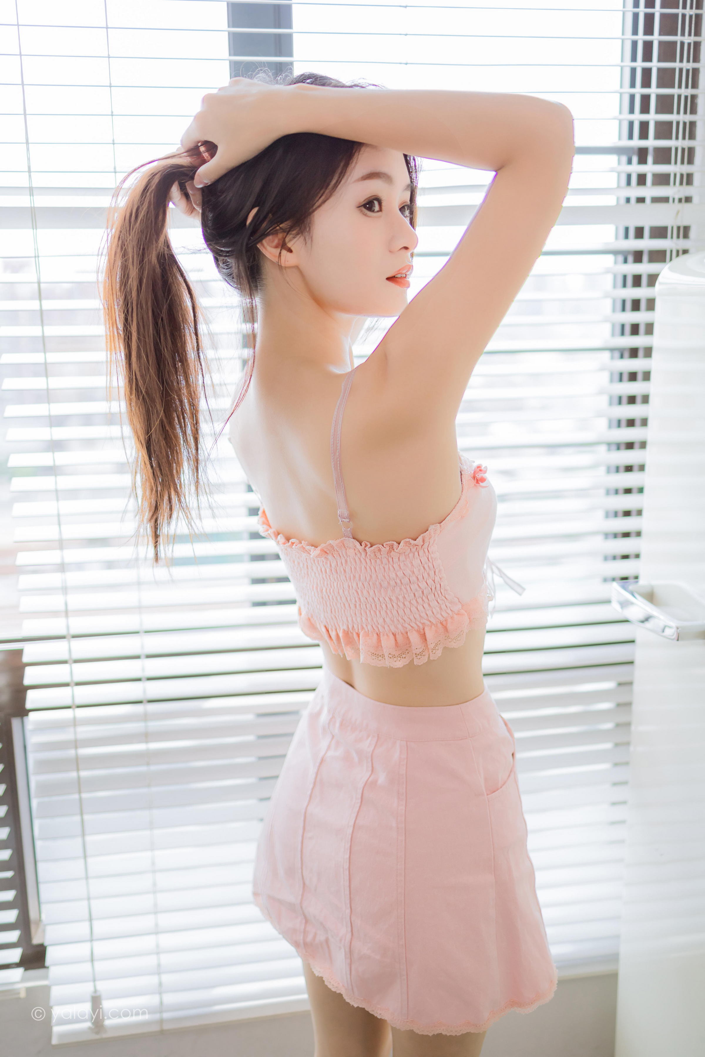 [YALAYI雅拉伊]2022.07.20 粉色记忆 沐兰 粉色短裙加蕾丝镂空内衣性感写真集第5张