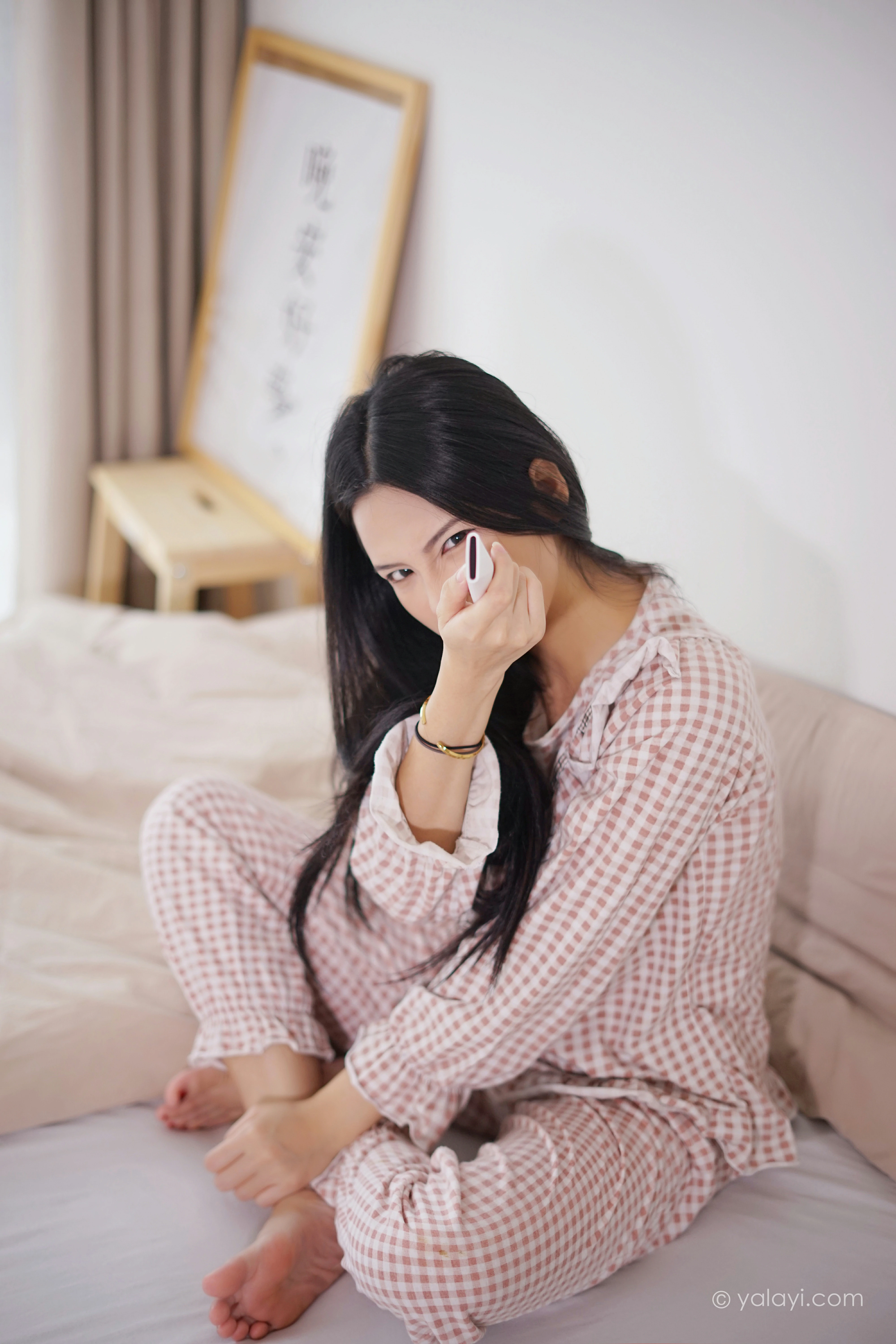 [YALAYI雅拉伊]NO.843 在家千日好 溪若 粉色睡衣加睡裤清纯可爱私房写真集第5张