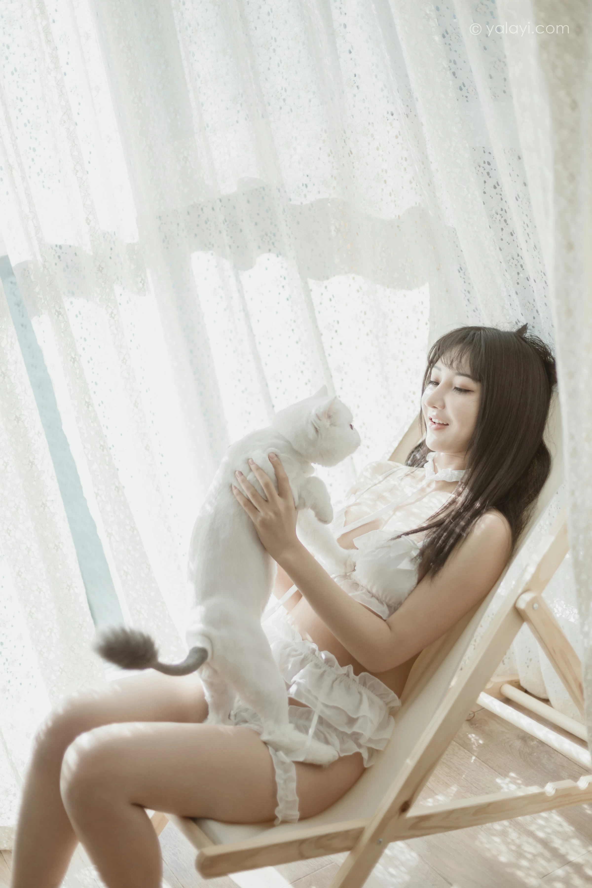 [YALAYI雅拉伊]NO.704 《猫娘》 韩熙 白色情趣内衣性感私房写真集第9张