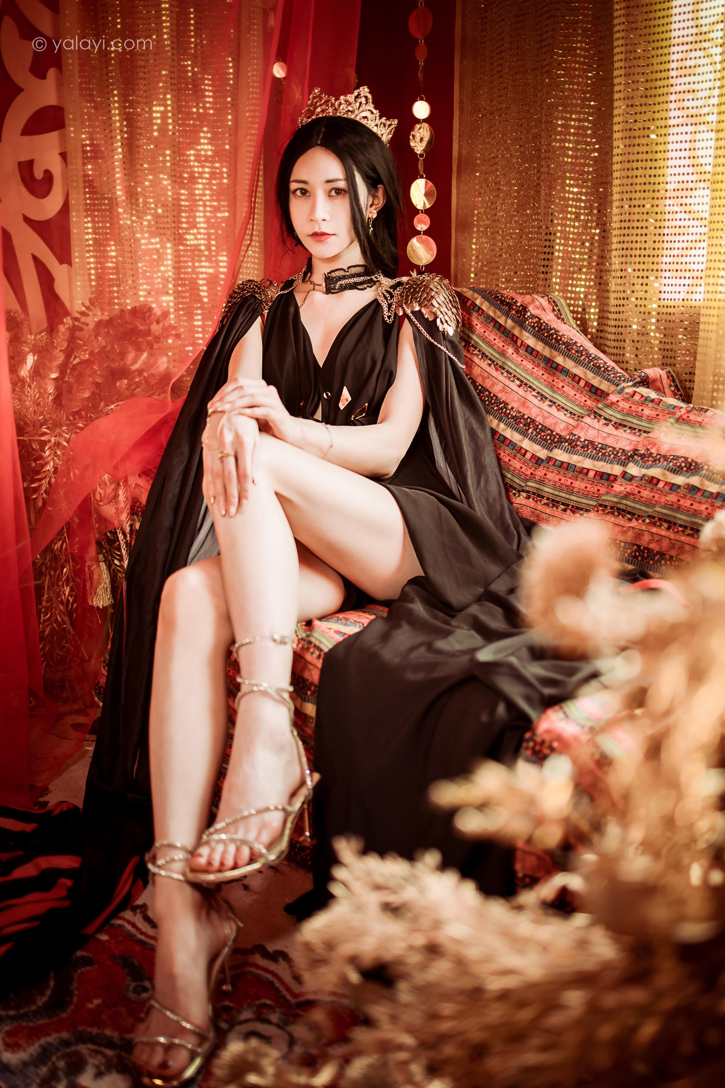 [YALAYI雅拉伊]2022.07.29 鬼刀公主 陈若冰 黑色披肩加黑色深V情趣礼服裙性感私房写真集第8张