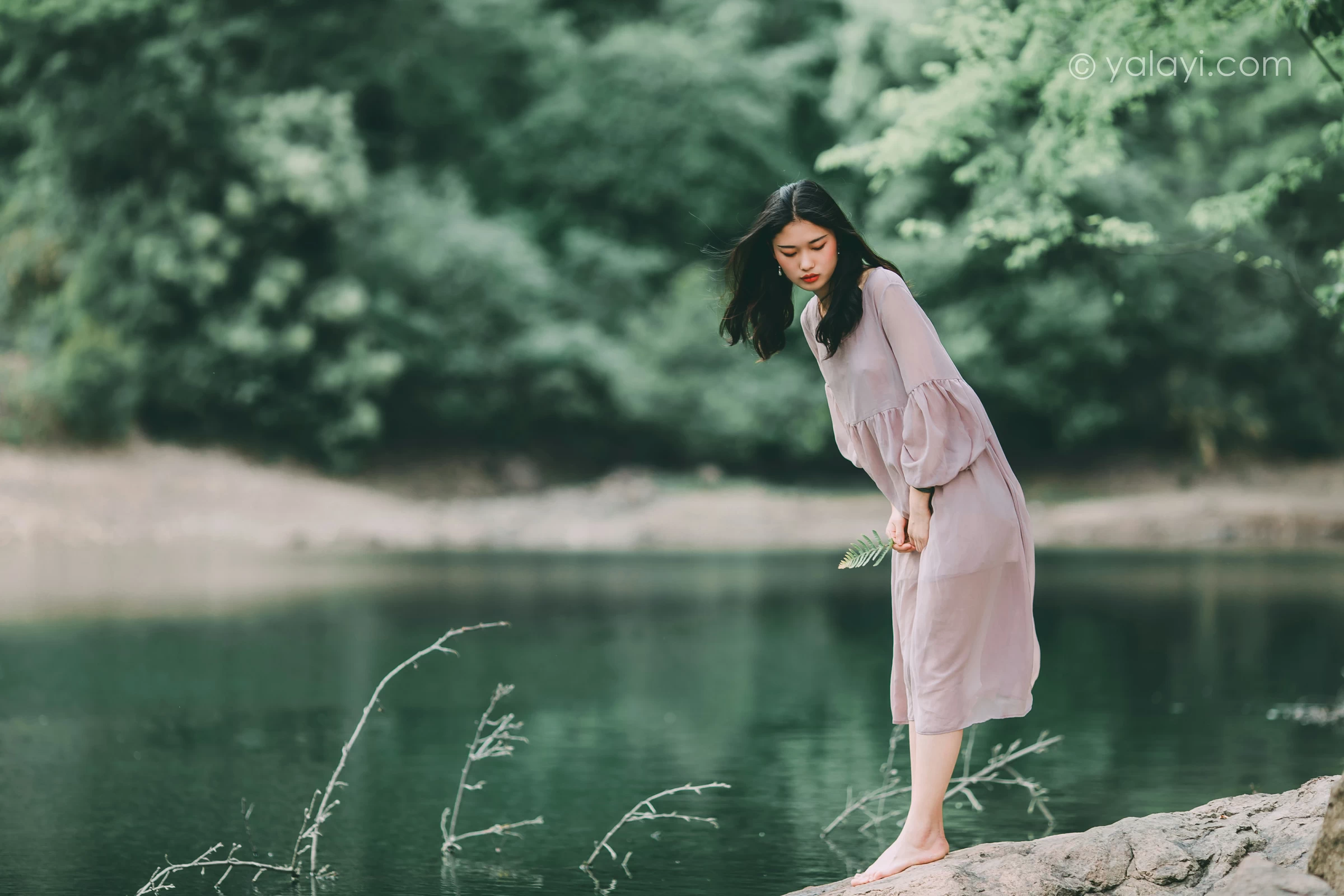 [YALAYI雅拉伊]NO.663 《涟漪》 和风 JK制服与短裙加黑色蕾丝内衣写真第14张