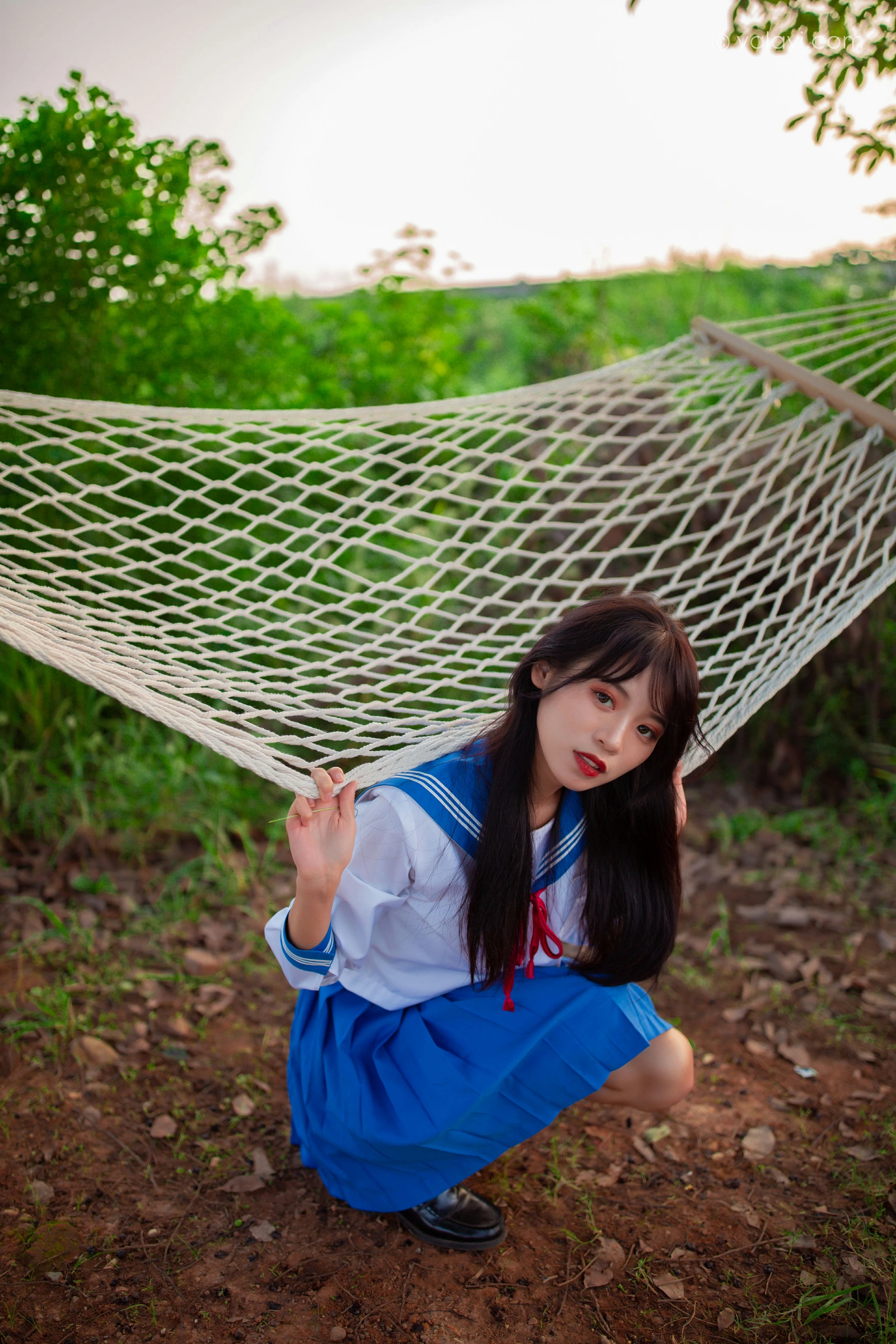 [YALAYI雅拉伊]NO.724 《秋意浓》 丽雅 JK水手制服与短裙加白色丝袜美腿私房写真集第10张