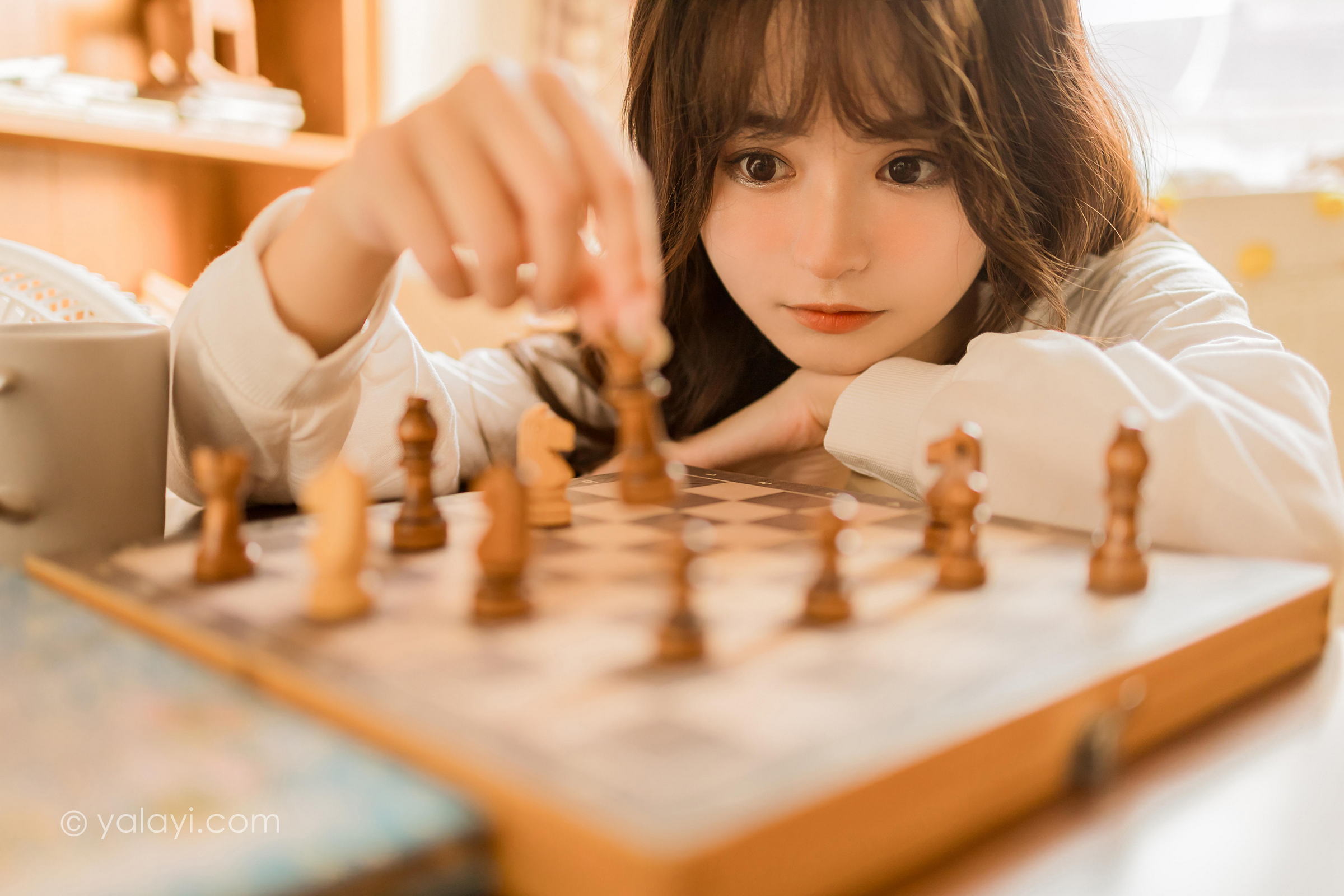 [YALAYI雅拉伊]2022.05.07 快乐加倍 小亭 白色礼服衬衫加短裙清纯写真集第7张