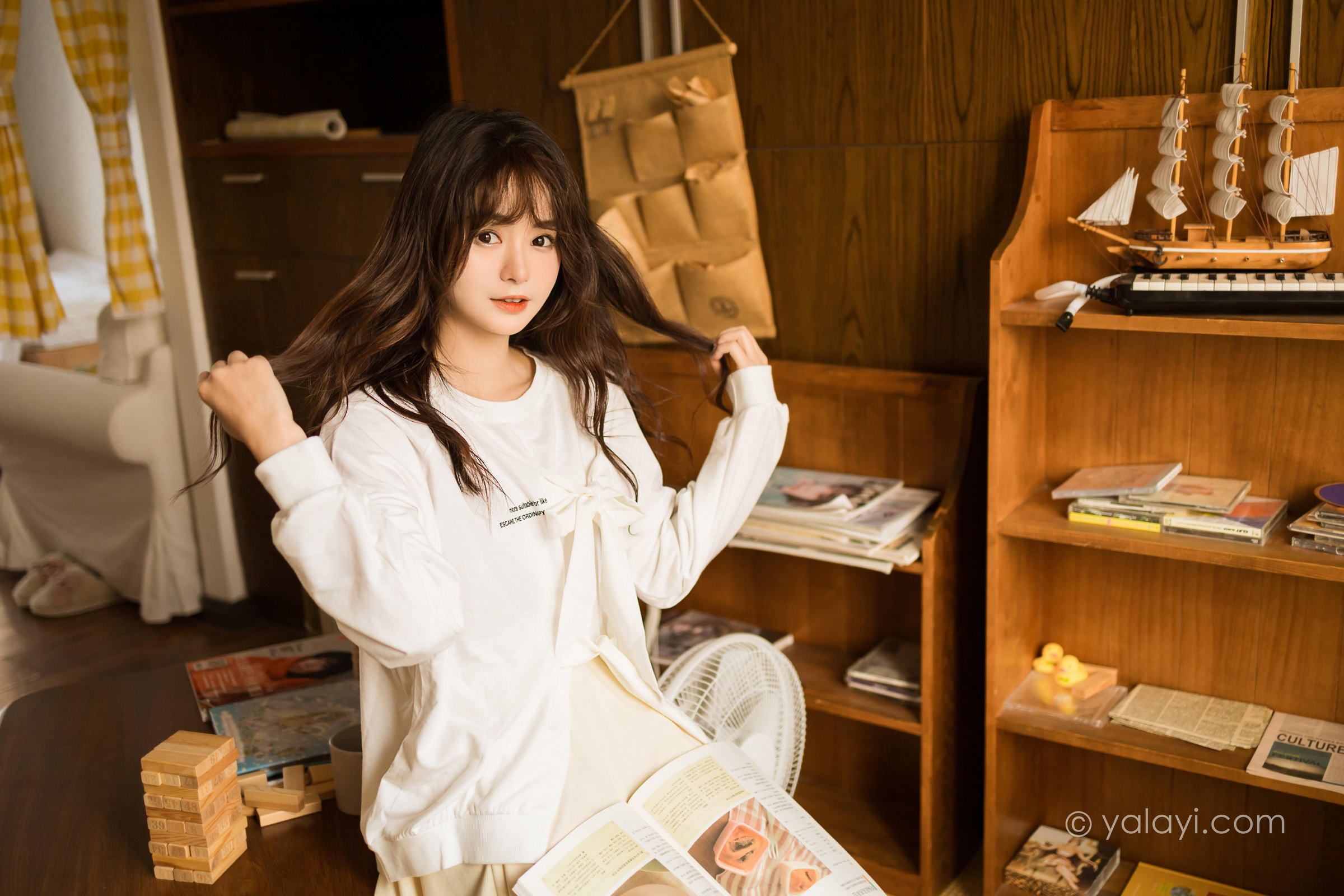 [YALAYI雅拉伊]2022.05.07 快乐加倍 小亭 白色礼服衬衫加短裙清纯写真集第14张
