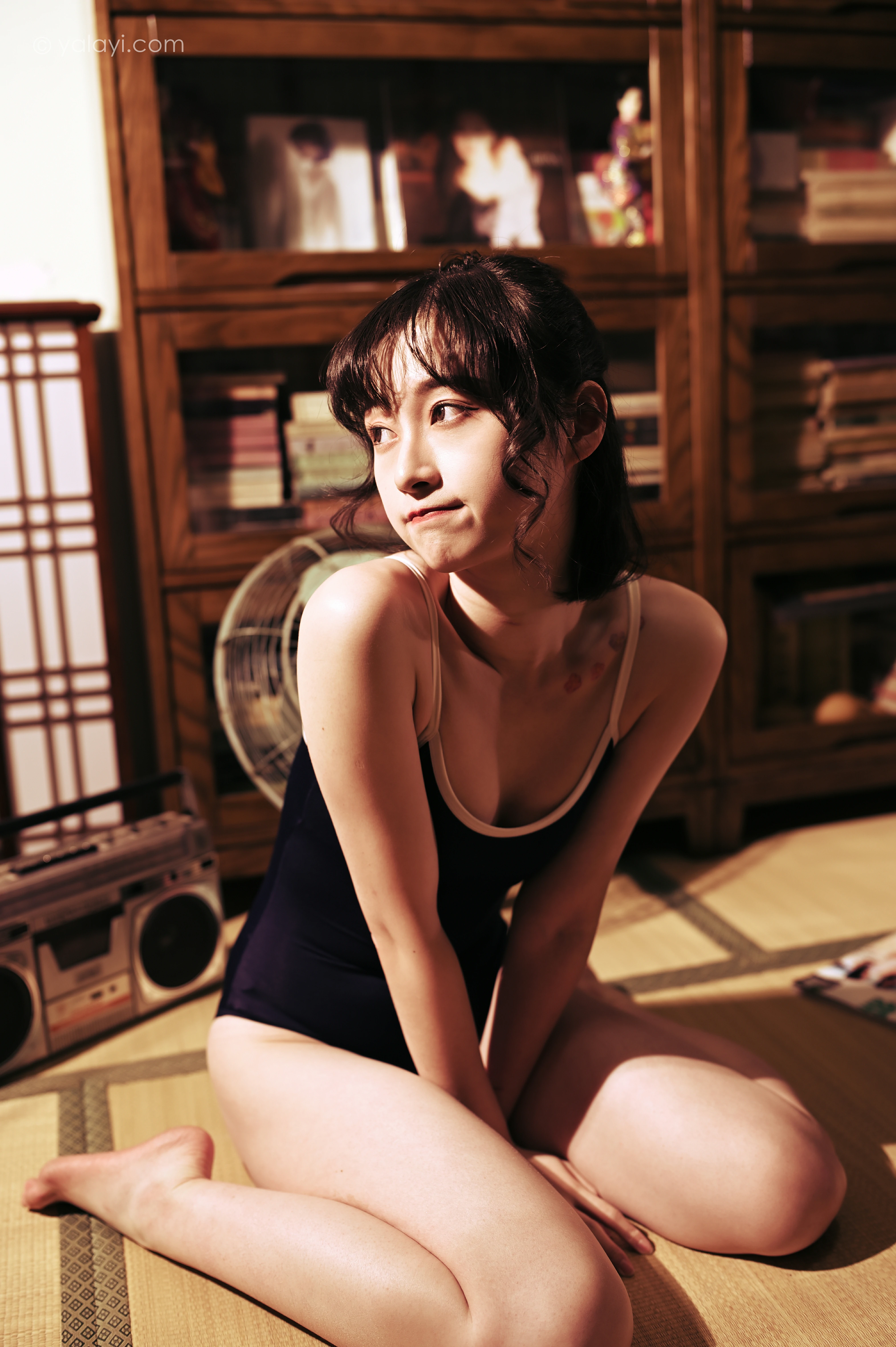 [YALAYI雅拉伊]NO.783 偷得半日闲 京京 蓝色紧身连体体操服性感写真集第2张