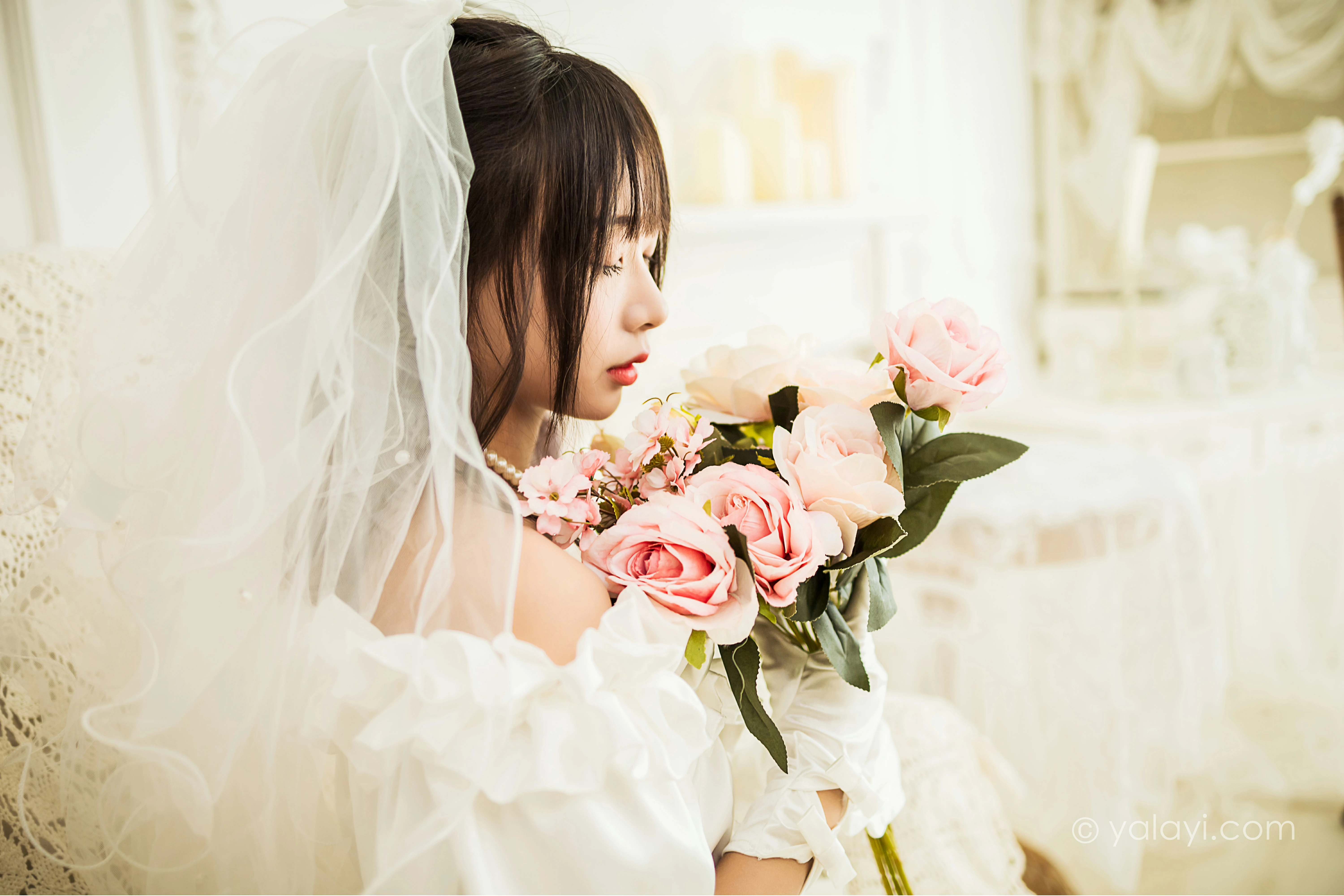 [YALAYI雅拉伊]NO.862 美丽的梦 阿禾 白色抹胸婚纱性感写真集第9张