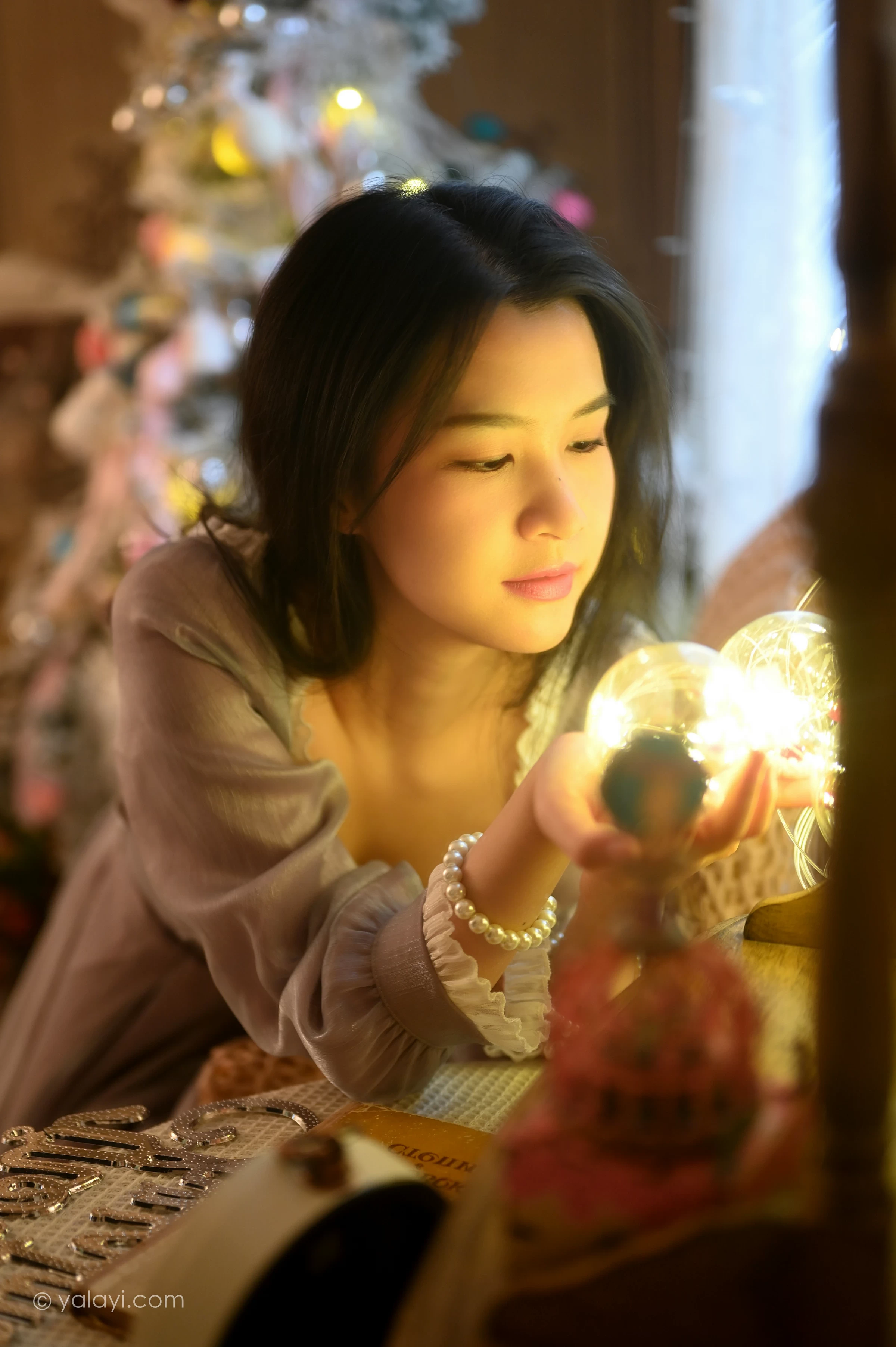 [YALAYI雅拉伊]NO.744 《平安夜有我》 虞艺 灰色透视公主制服裙写真第11张