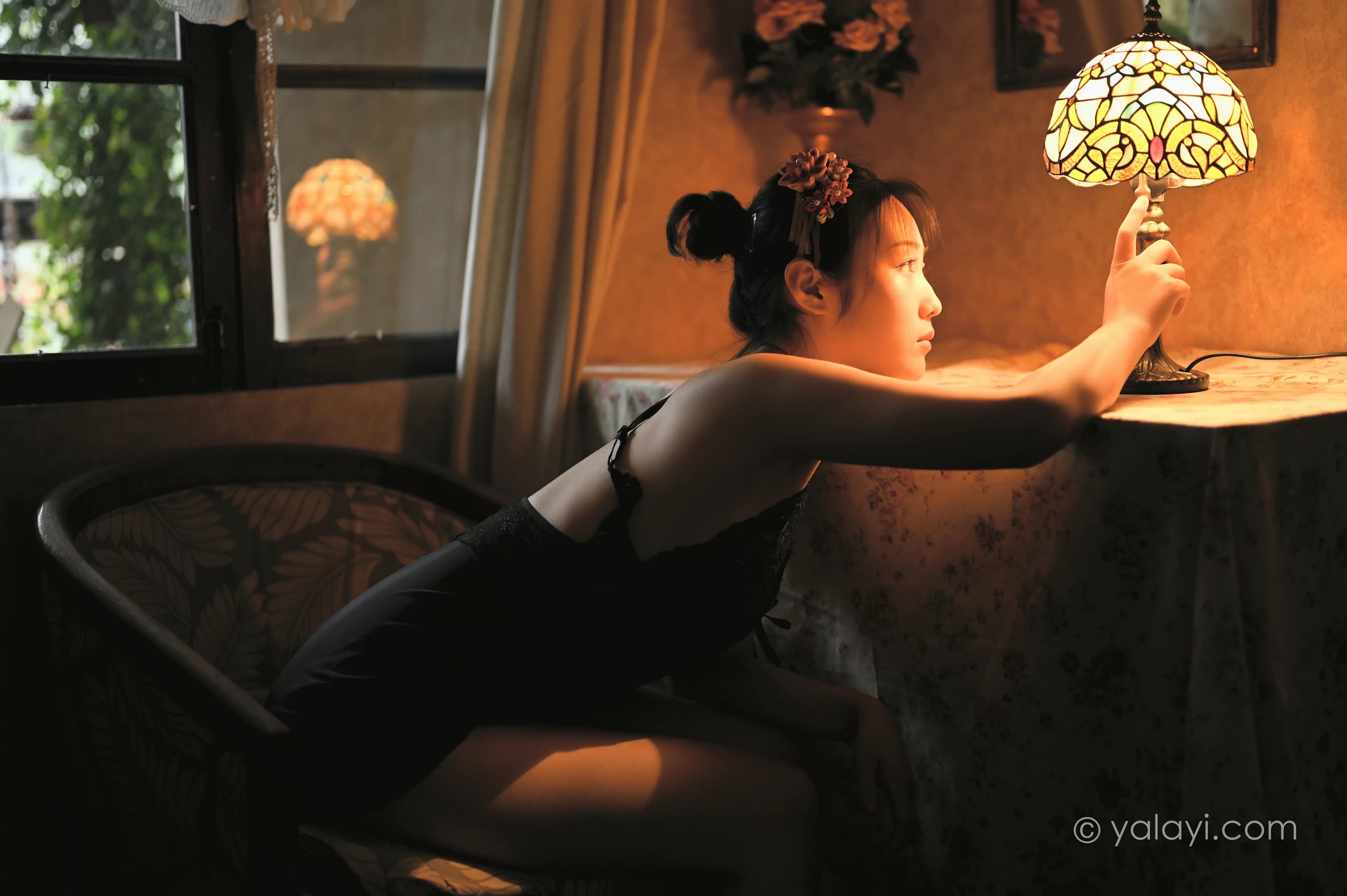 [YALAYI雅拉伊]NO.673 《剪烛西窗》 沈伊 黑色吊带蕾丝睡衣裙性感私房写真集第4张