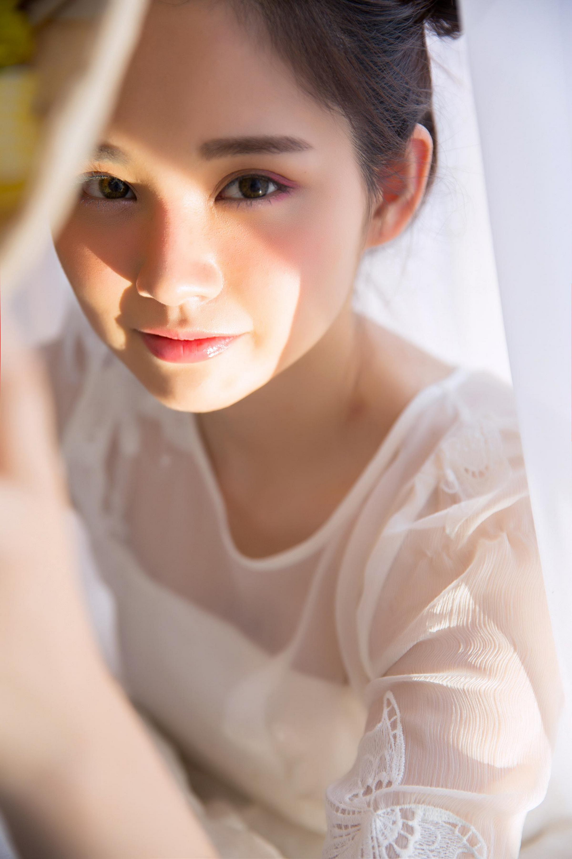 [YALAYI雅拉伊]2022.05.26 甜美少女 白色透视蕾丝连衣裙居家清纯写真集第10张