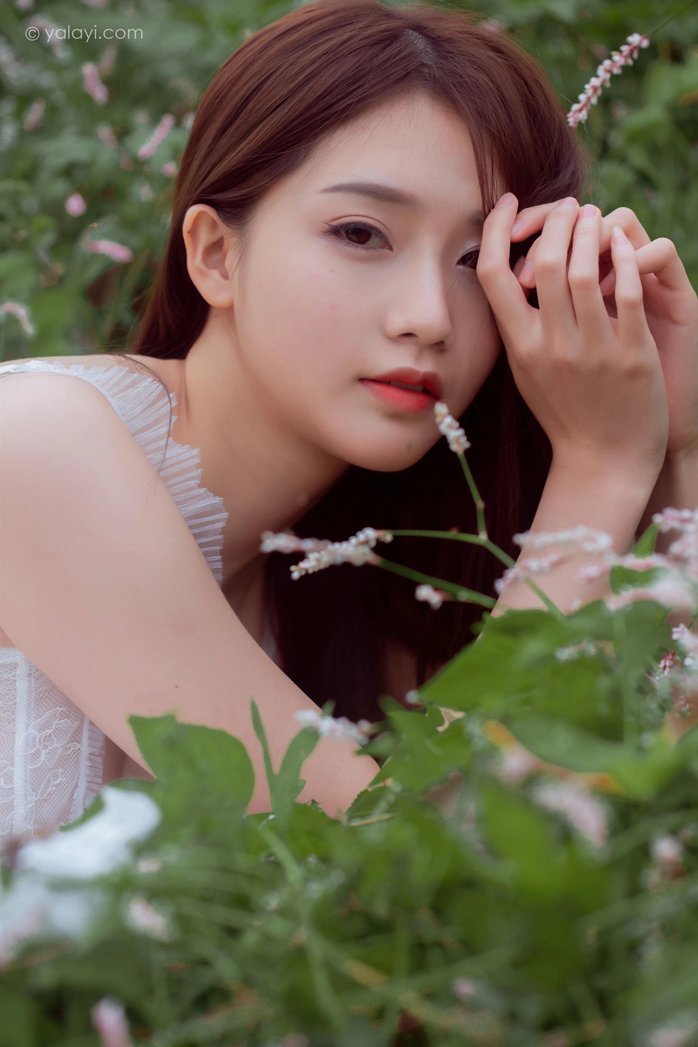 [YALAYI雅拉伊]NO.726 《找自己》 徐徐 白色抹胸蕾丝连衣裙加透视情趣内衣性感私房写真集第11张