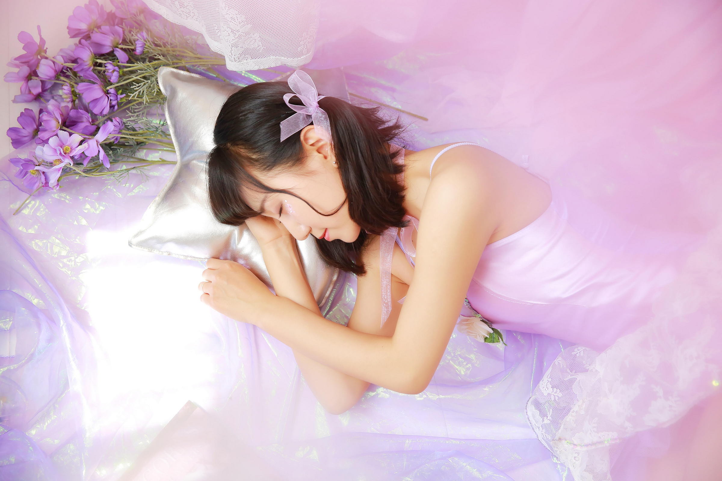 [YALAYI雅拉伊]2022.06.28 青春时光 阳光少女 白色短裤加小背心与粉色吊带蕾丝舞蹈裙清纯写真集第7张