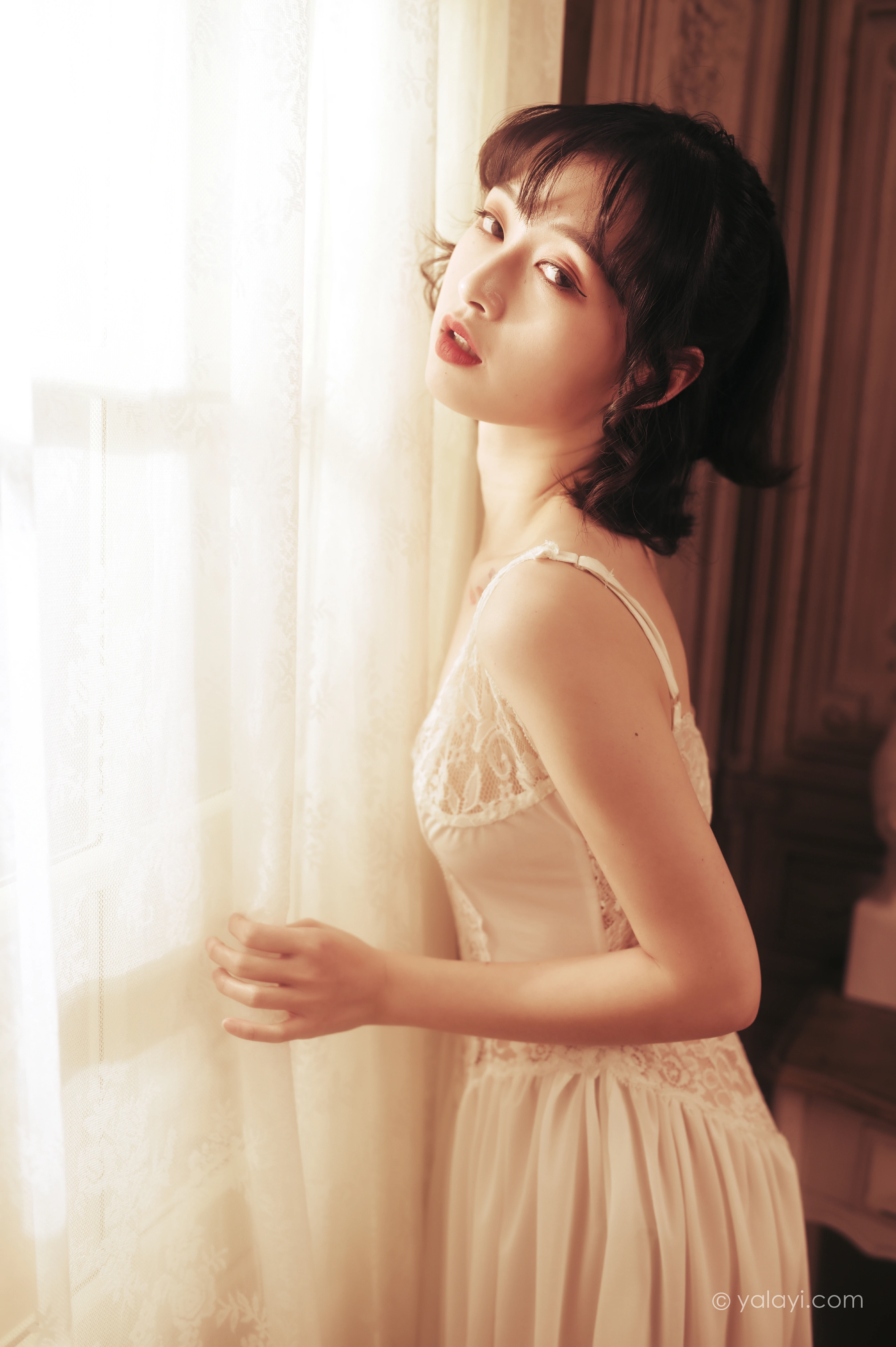 [YALAYI雅拉伊]NO.780 也曾优雅 京京 白色透视蕾丝连衣裙性感写真集第12张
