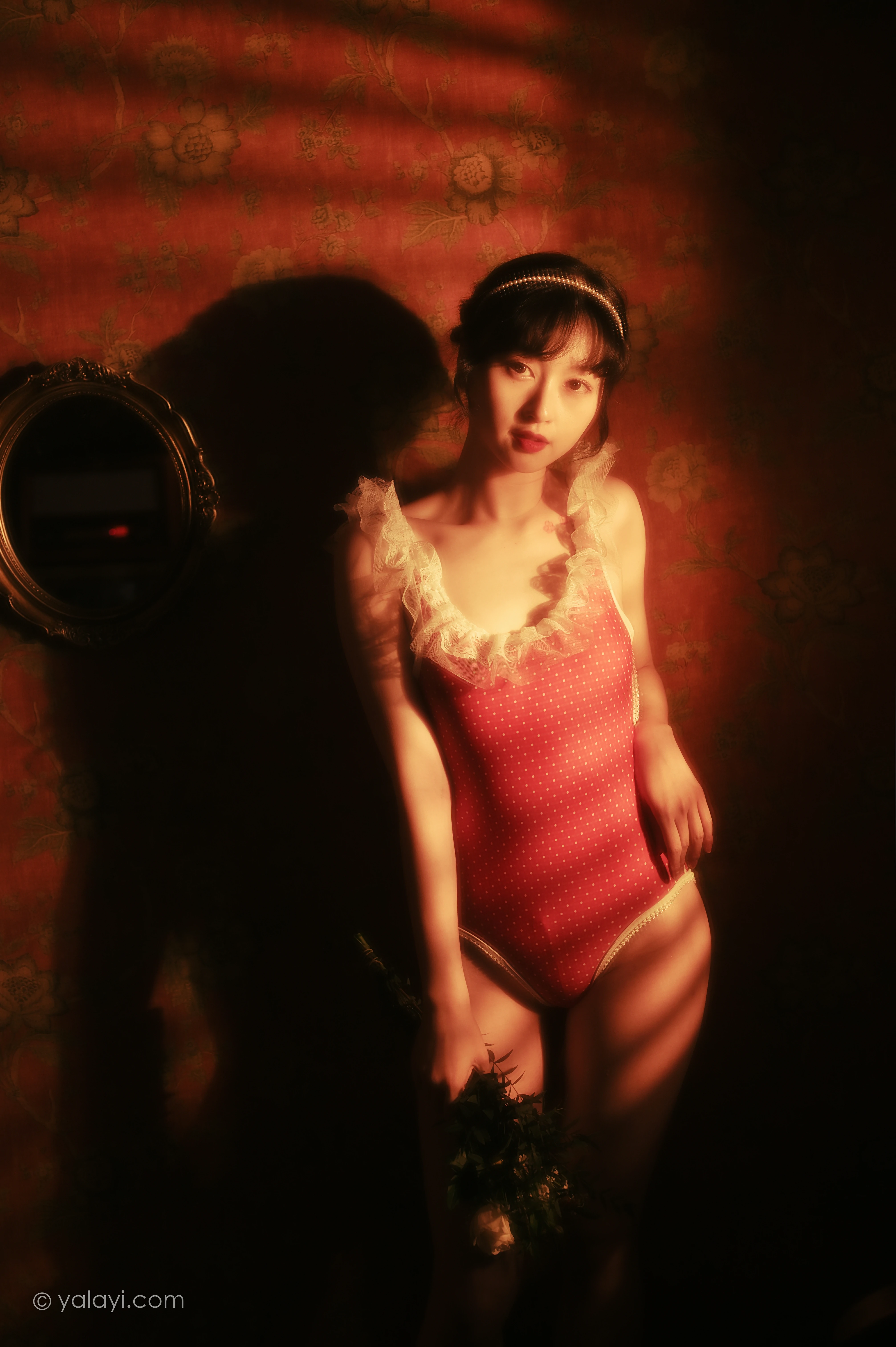 [YALAYI雅拉伊]NO.787 红颜旧梦 京京 红色紧身连体内衣性感私房写真集第12张