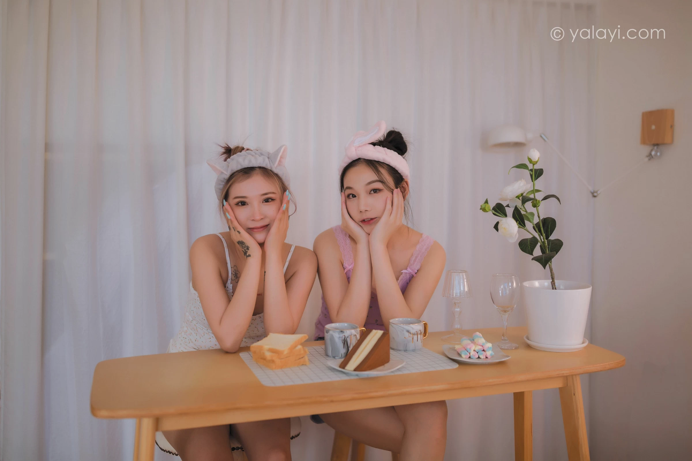 [YALAYI雅拉伊]NO.728 《另一个我》 左木 梦涵 性感小背心加短裤居家私房写真集第13张