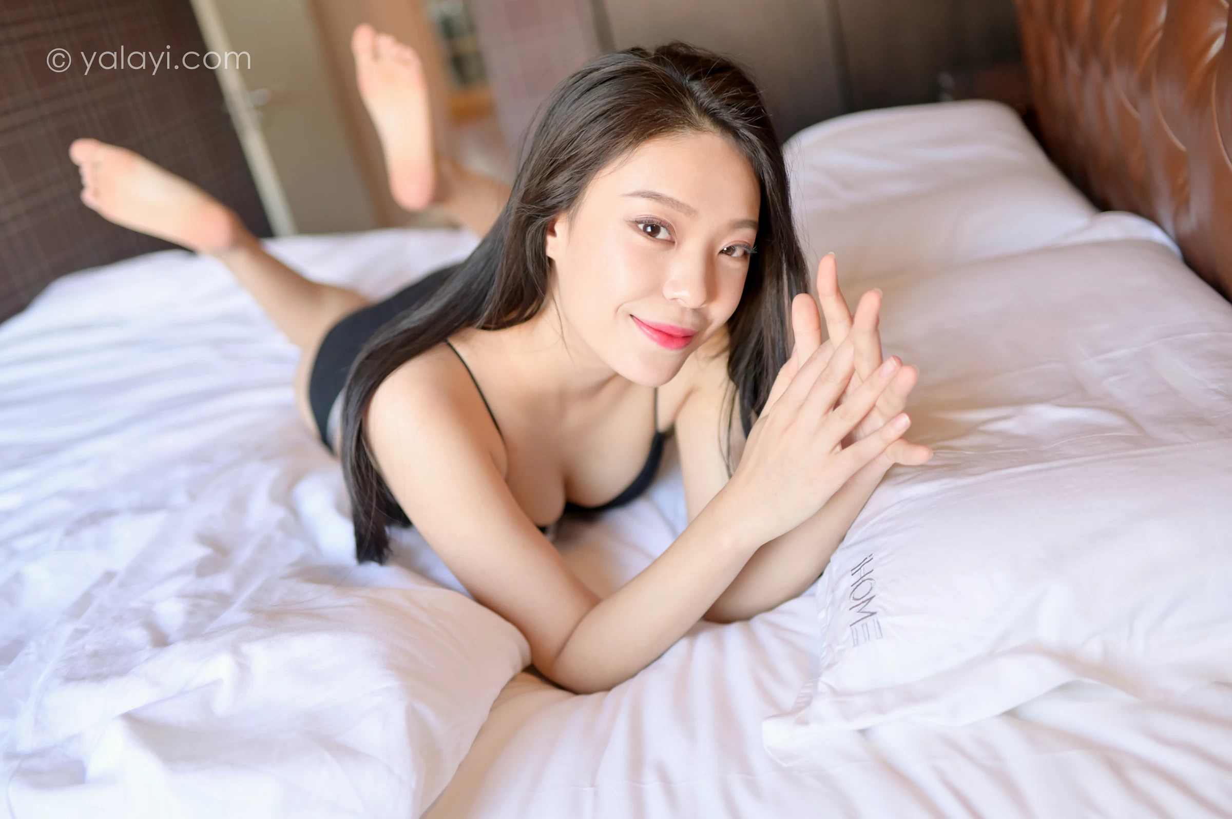 [YALAYI雅拉伊]NO.729 《鲜肤一何润》 楚薇 黑色内衣性感私房写真集第6张