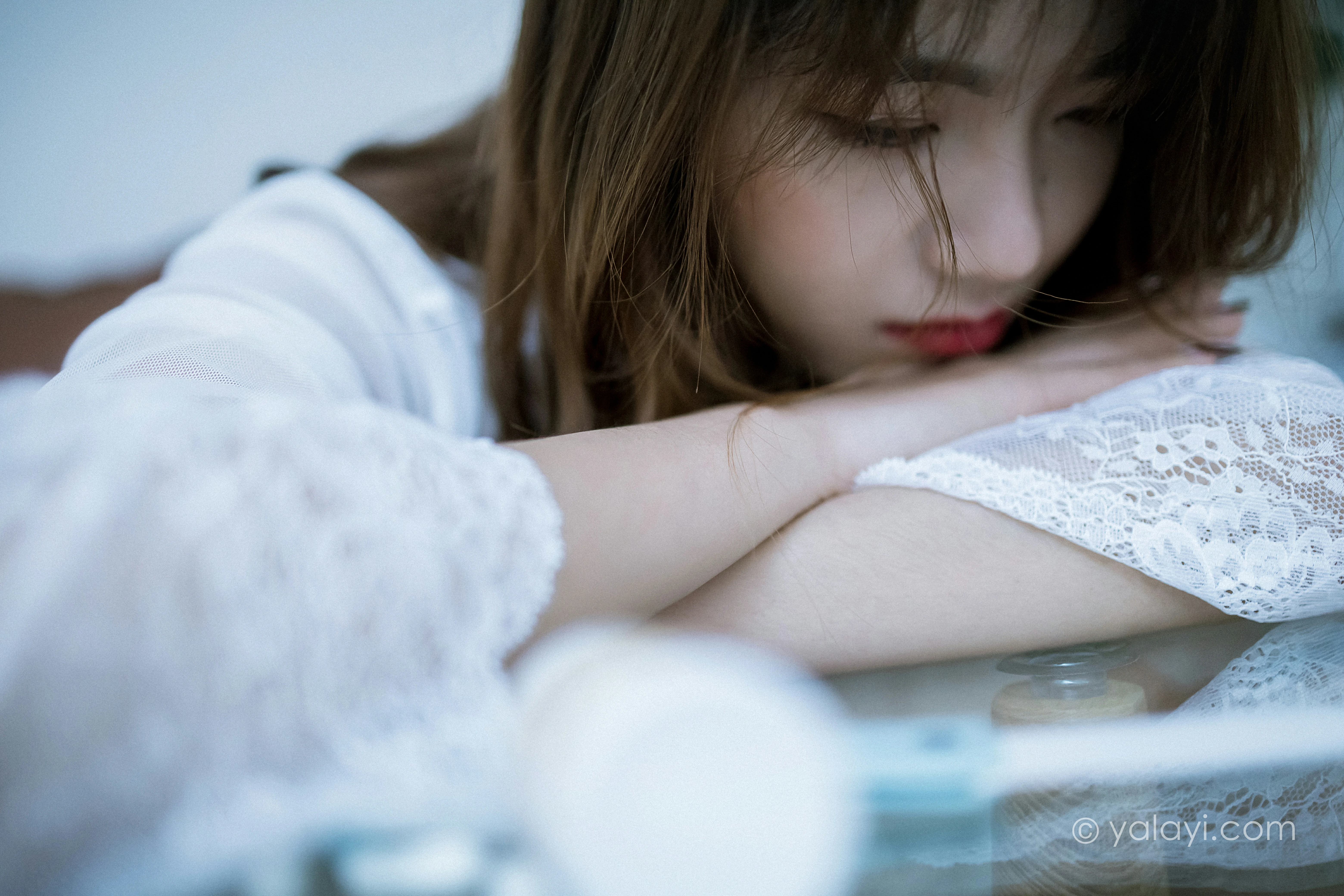 [YALAYI雅拉伊]NO.759 灰色空间 樊梵 白色透视蕾丝睡衣性感私房写真集第14张