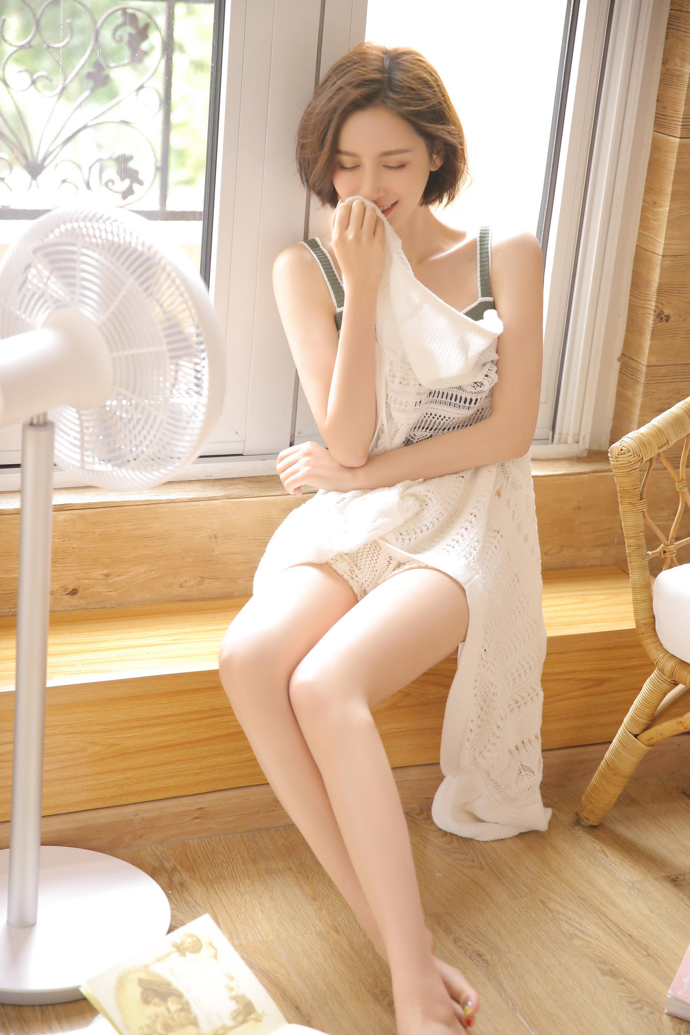 [YALAYI雅拉伊]2022.04.25 活力四射 青春靓女性感小背心加白色镂空短裤私房写真集第7张