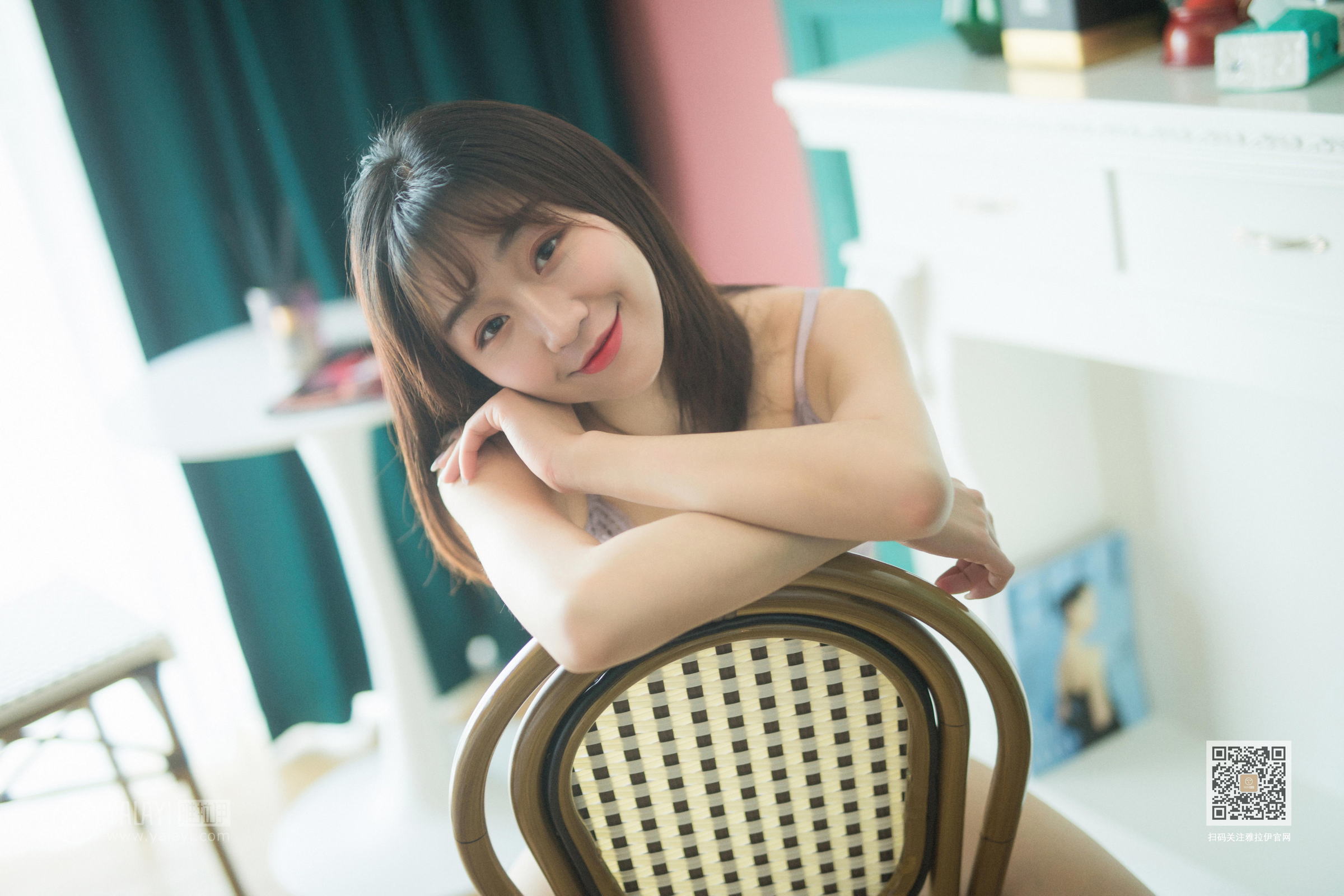 [YALAYI雅拉伊]2022.07.05 给我一个吻 小颖 粉色蕾丝内衣居家性感私房写真集第5张