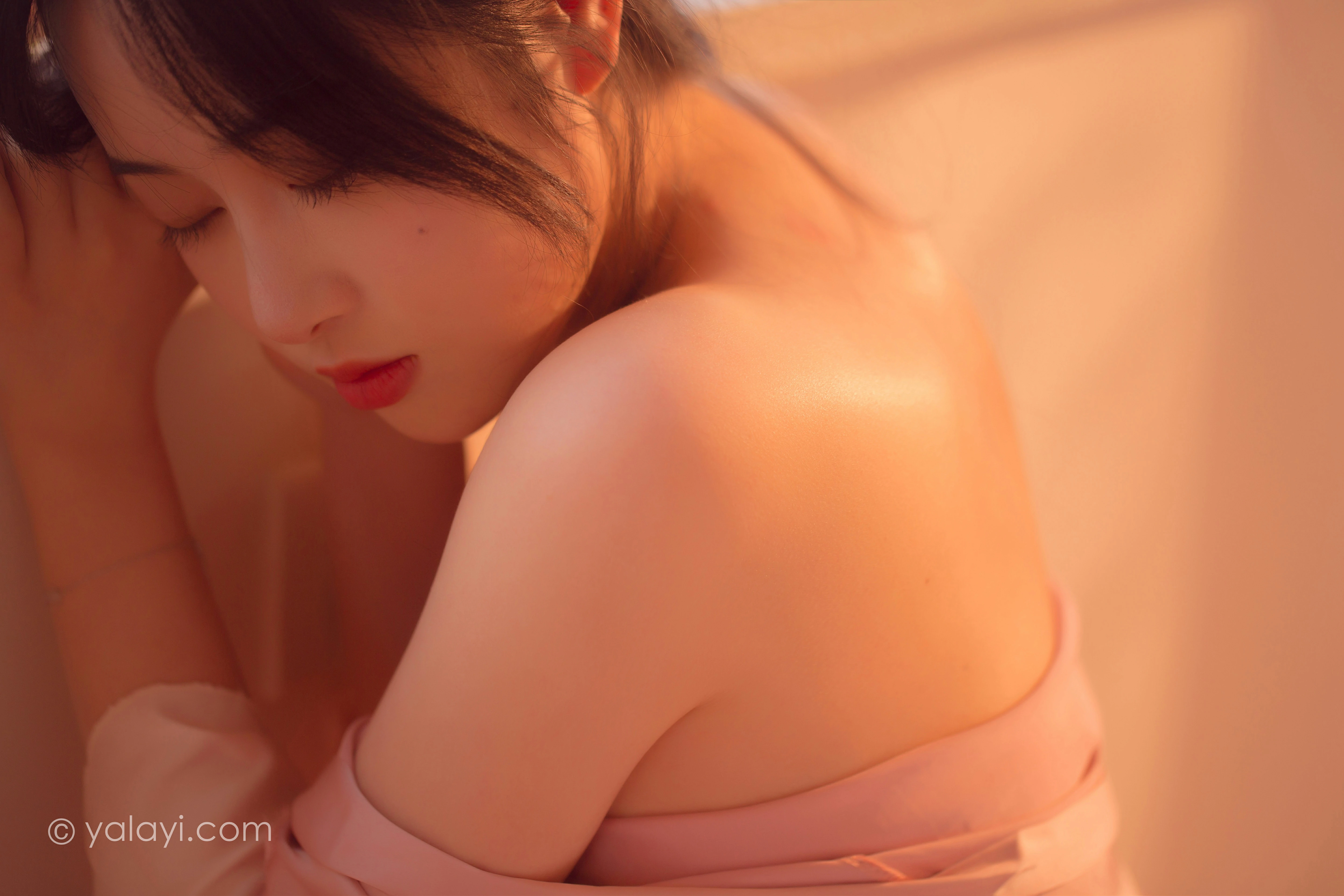 [YALAYI雅拉伊]NO.762 寂静中开放 璎珞 粉色蕾丝睡衣性感私房写真集第9张