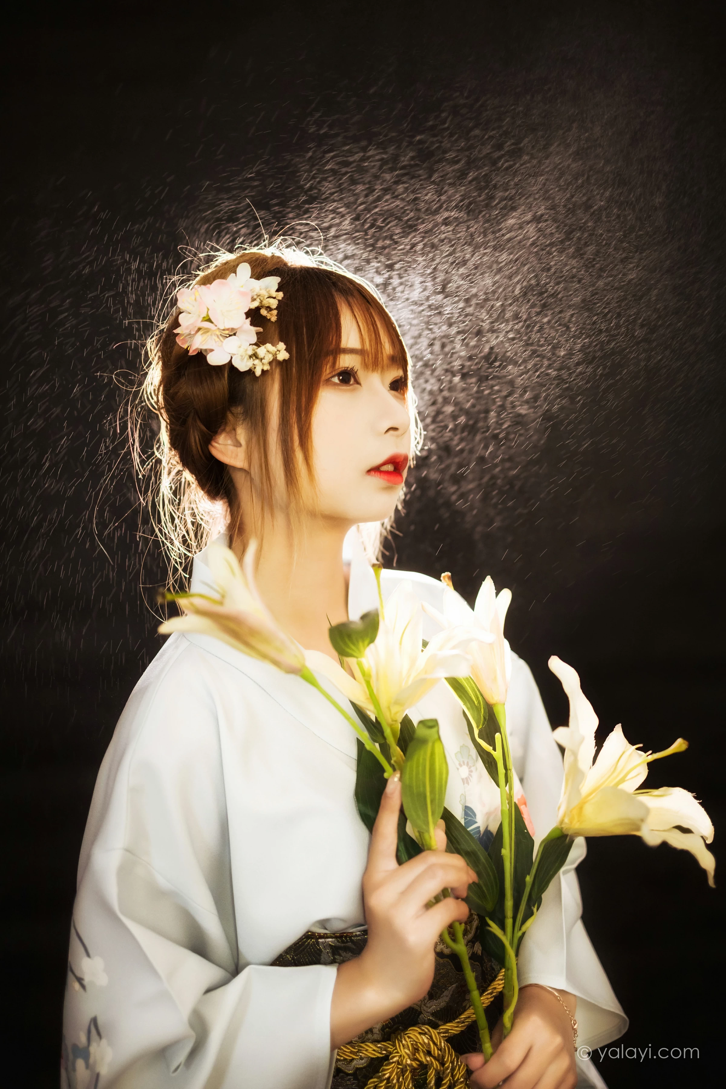 [YALAYI雅拉伊]NO.747 《神明少女》 阿禾 白色和服与蕾丝婚纱性感私房写真集第4张