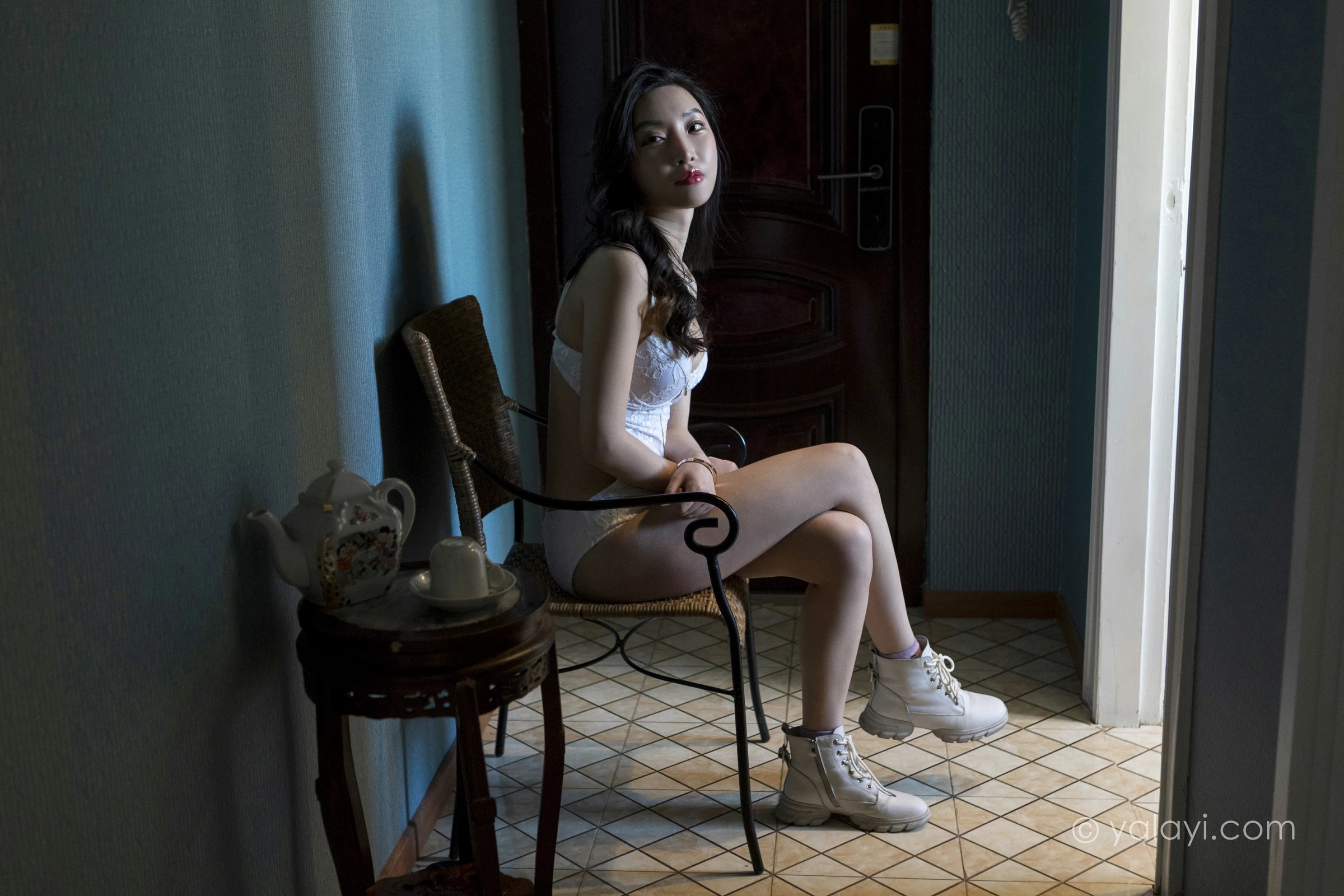 [YALAYI雅拉伊]NO.749 《每一分，每一秒》 赵雪晴 白色连体内衣性感私房写真集第3张