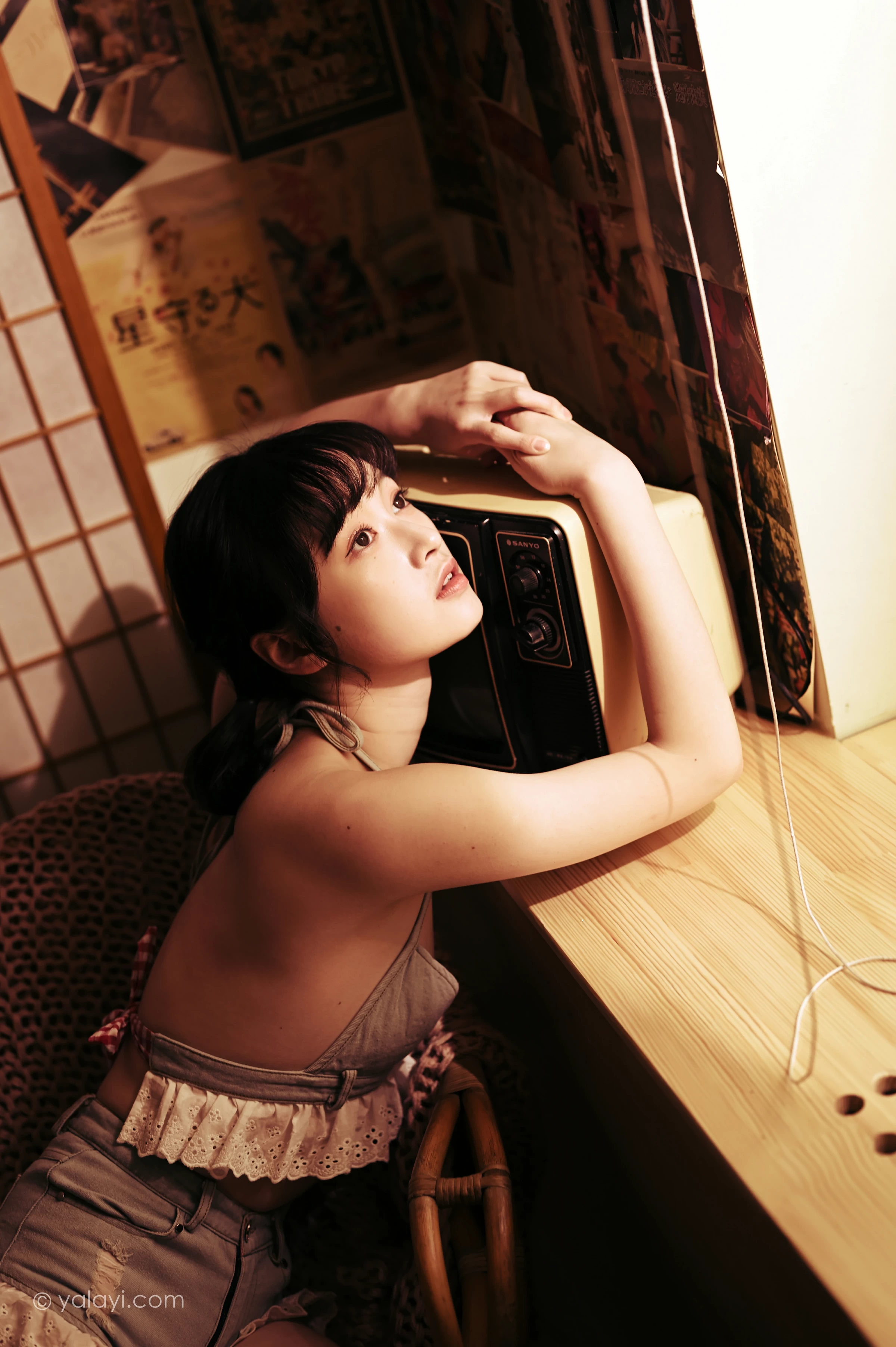 [YALAYI雅拉伊]NO.752 《新半藏深林》 京京 灰色情趣内衣加短裤性感写真集第11张