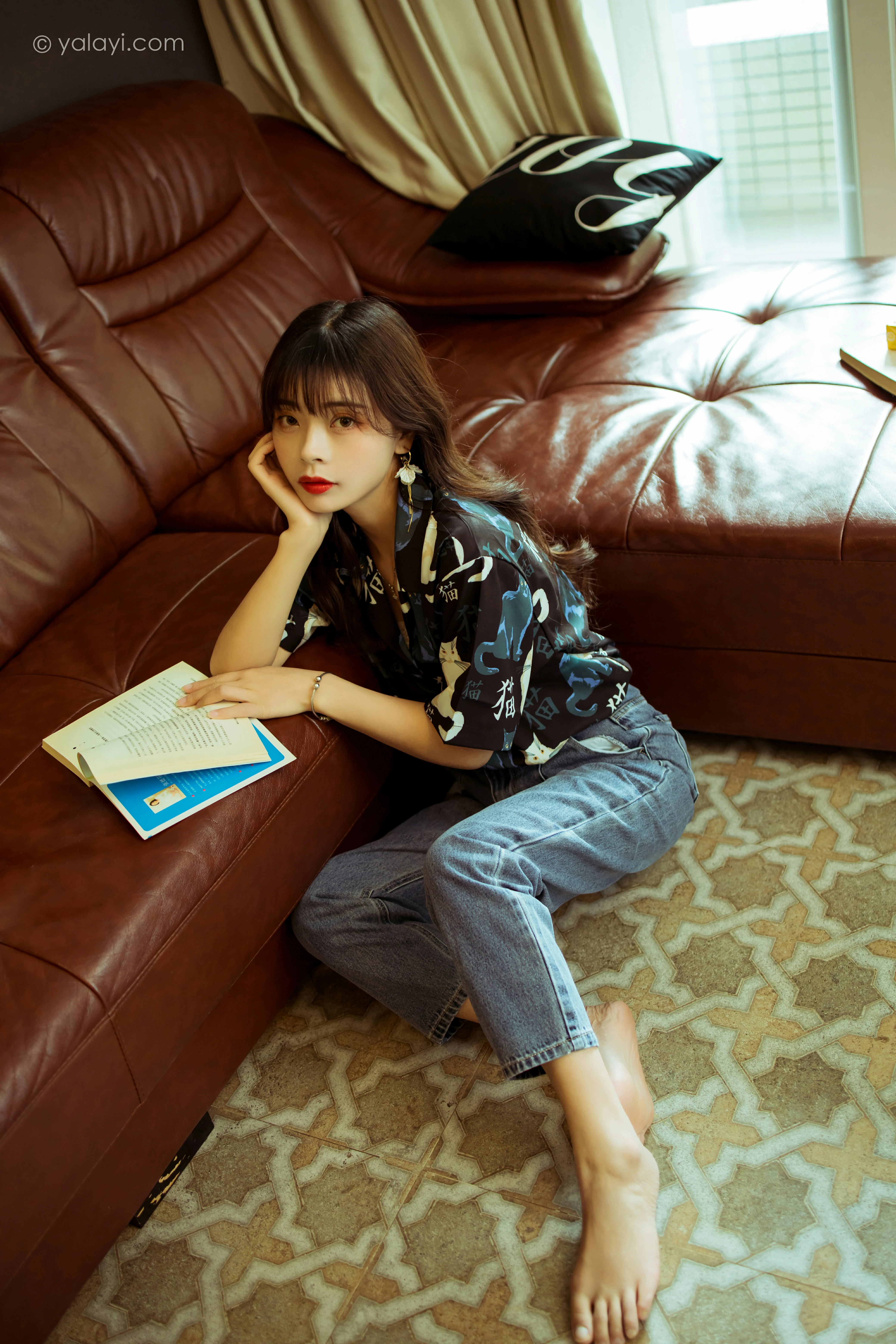 [YALAYI雅拉伊]NO.789 当年情 程小蝶 黑色衬衫加牛仔长裤性感写真集第7张