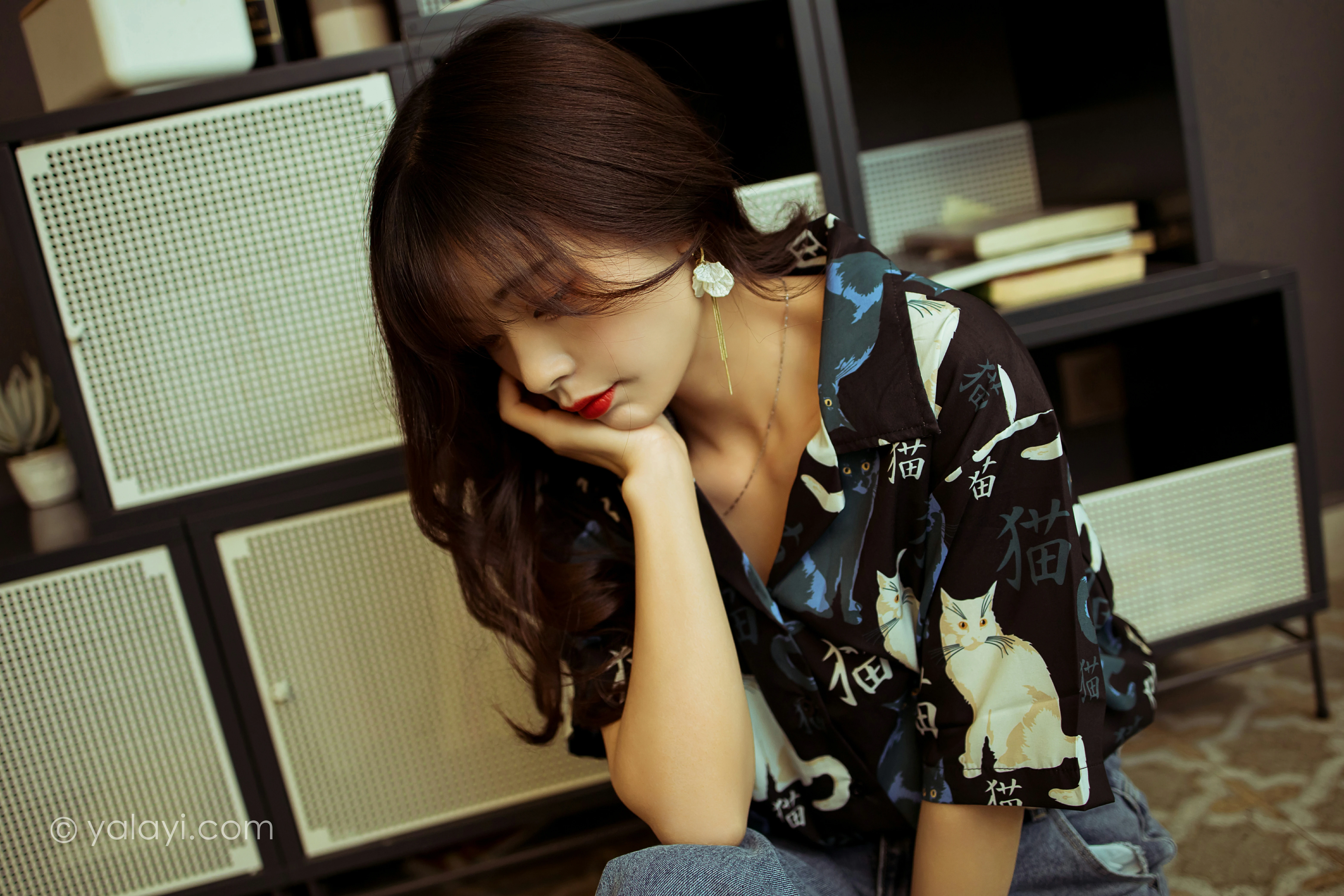 [YALAYI雅拉伊]NO.789 当年情 程小蝶 黑色衬衫加牛仔长裤性感写真集第10张