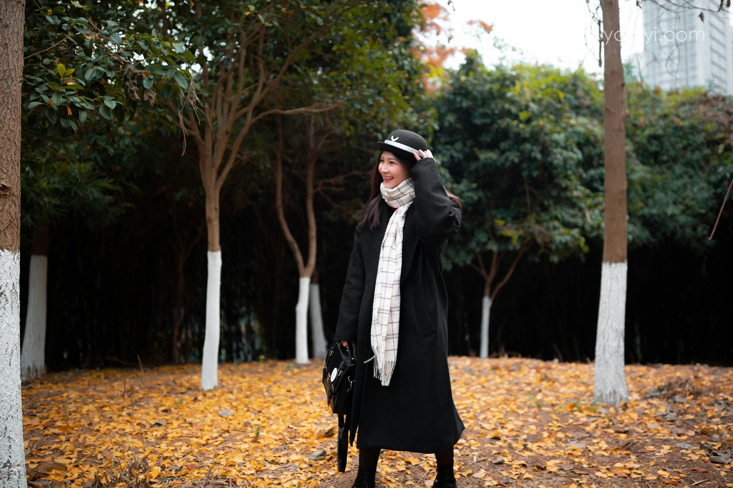 [YALAYI雅拉伊]NO.748 《冬恋》 梦涵 黑色JK制服与短裙加黑丝美腿清纯写真集第1张