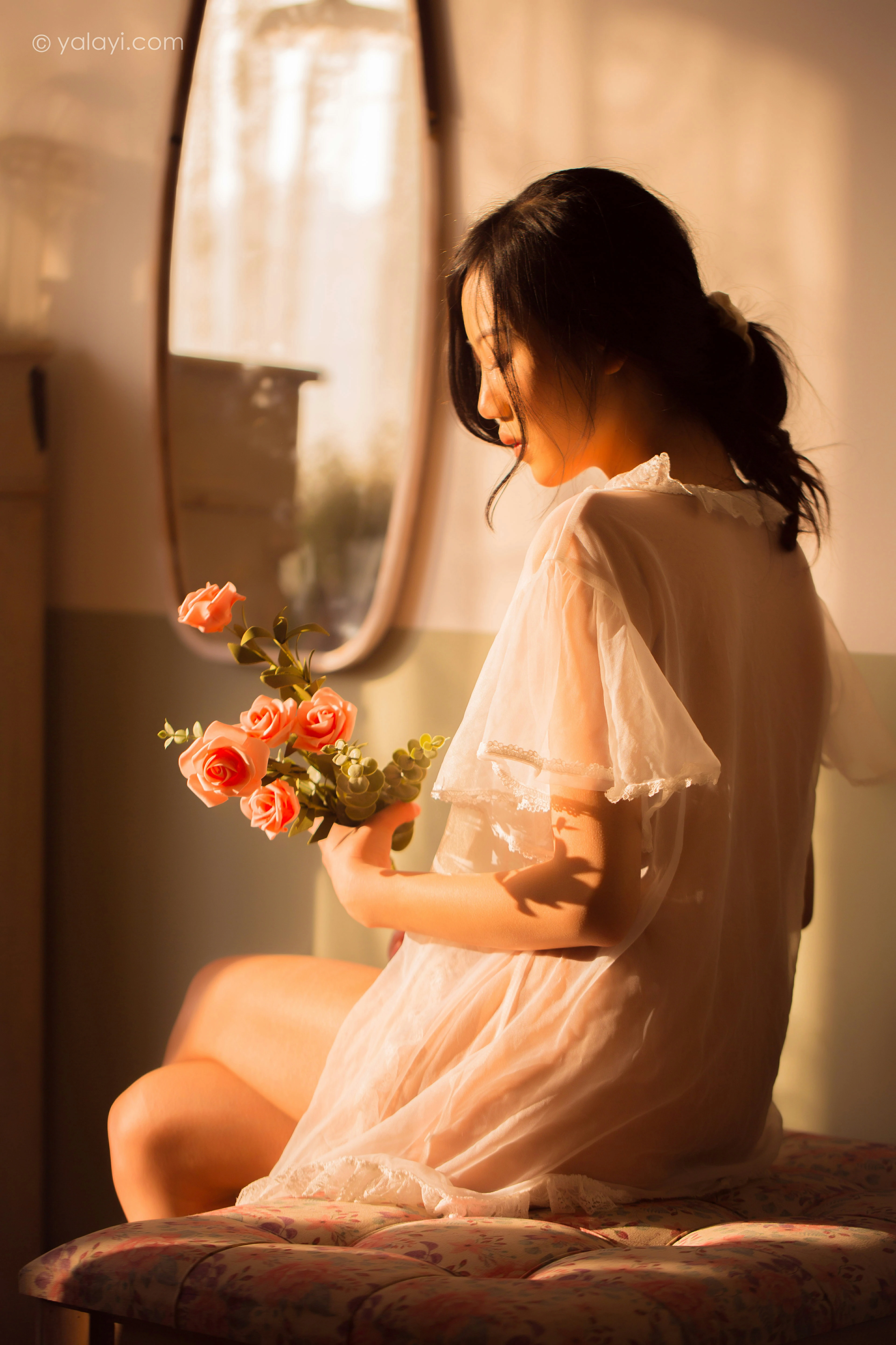 [YALAYI雅拉伊]NO.761 暂时的花儿 橘子 白色抹胸睡衣性感私房写真集第14张